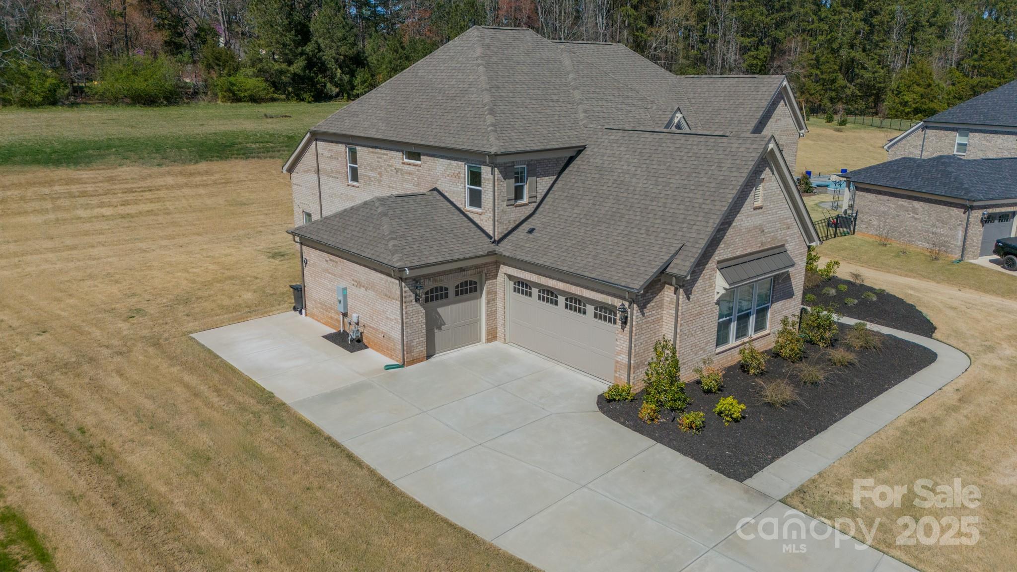 724 Cavesson Way