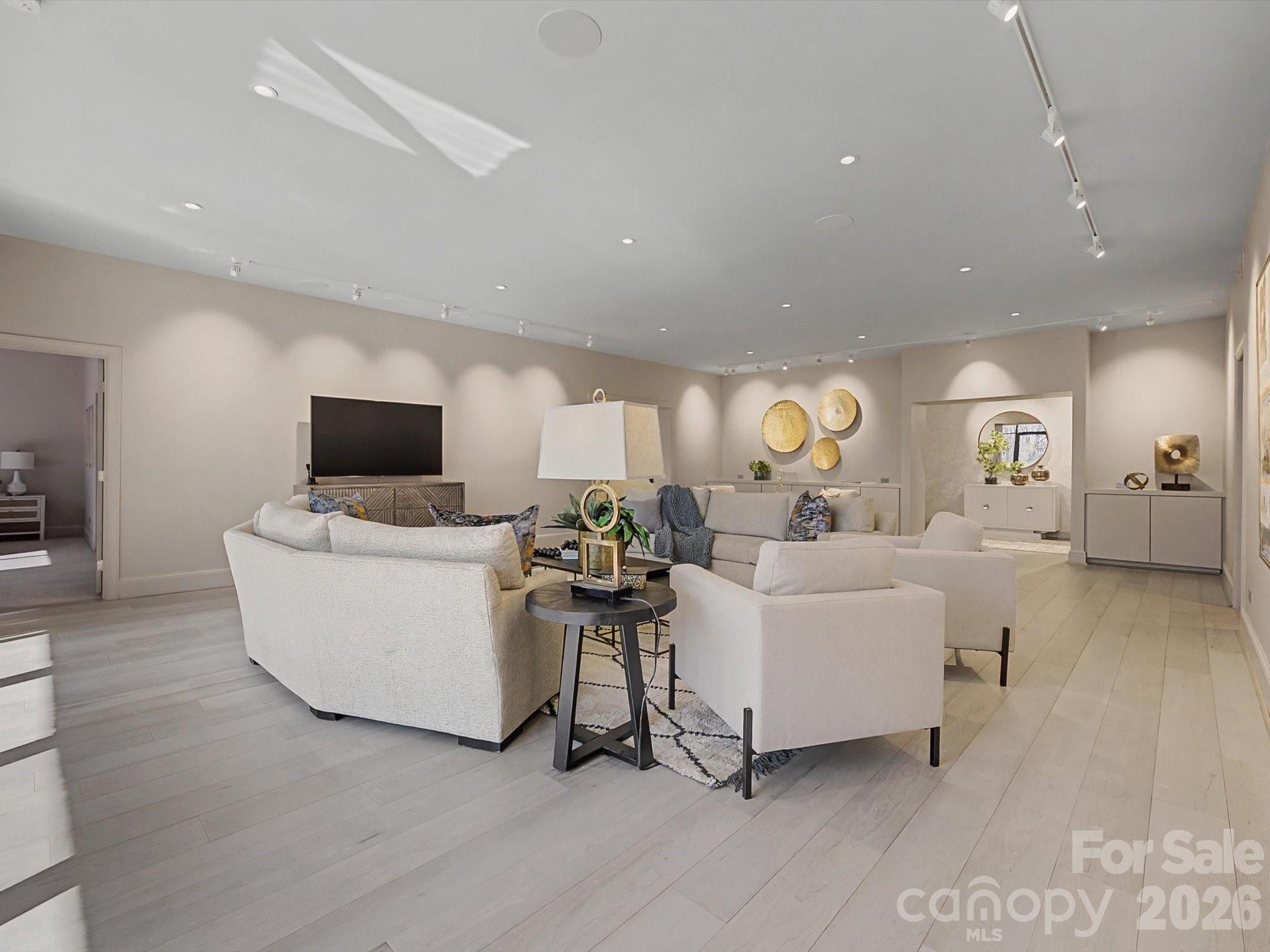 2633 Richardson Drive Unit: 5B