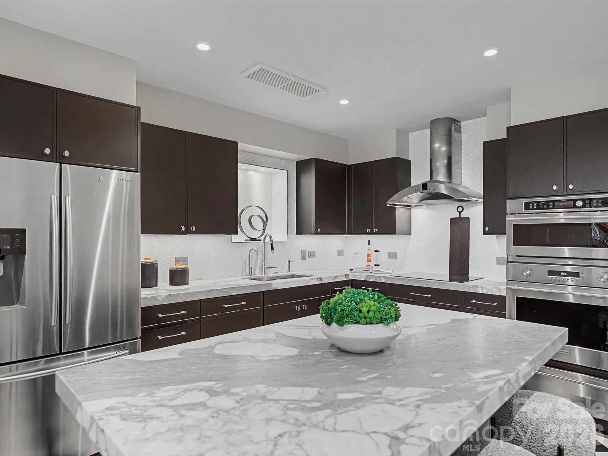 2633 Richardson Drive Unit: 5B