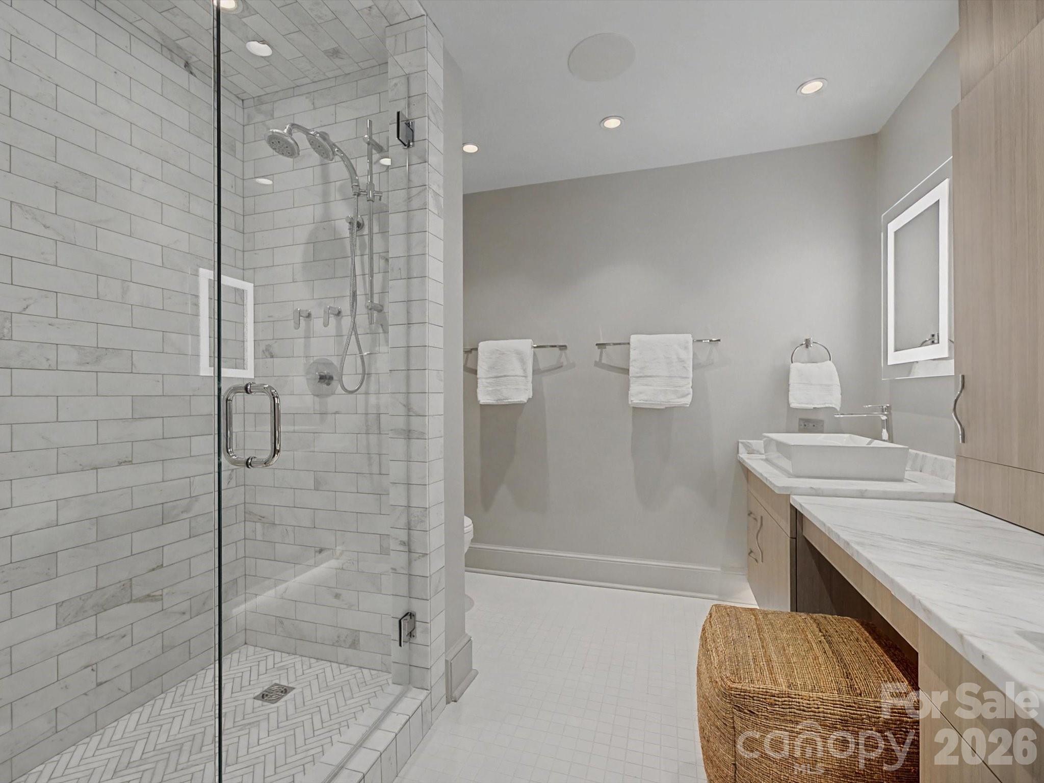 2633 Richardson Drive Unit: 5B