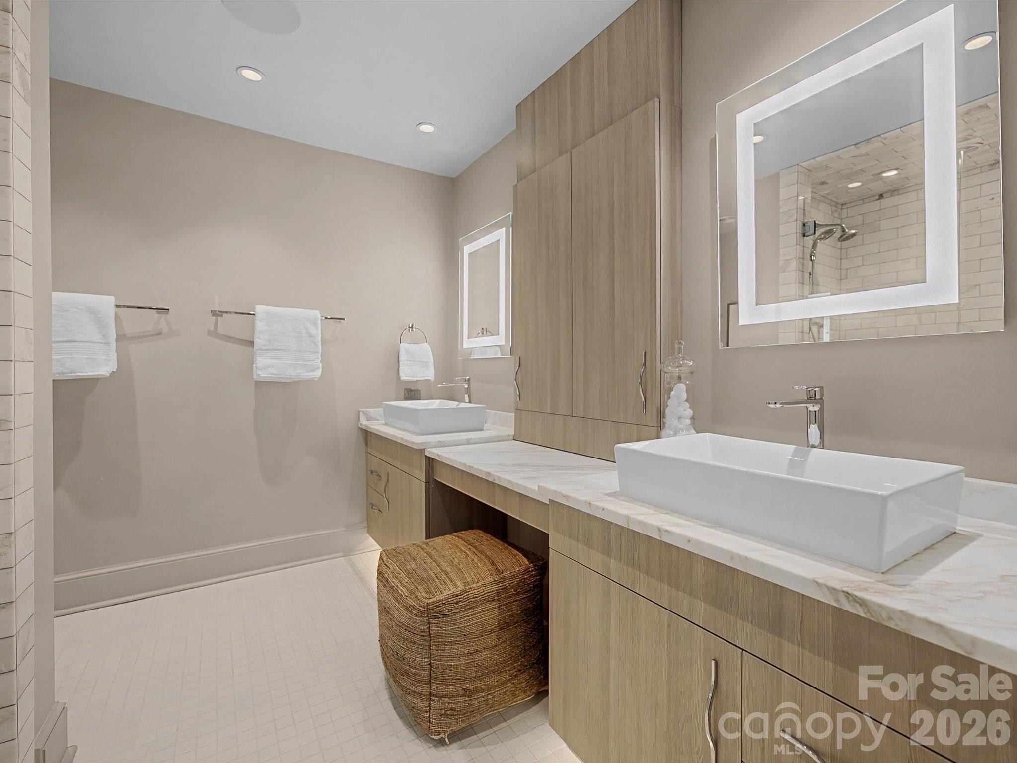 2633 Richardson Drive Unit: 5B