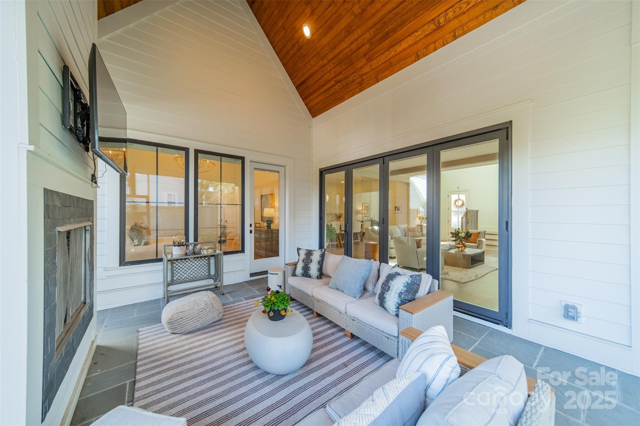 953 Poindexter Drive