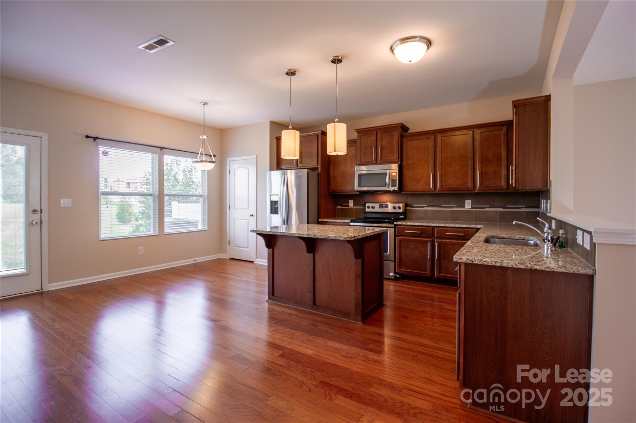 824 Summerlake Drive