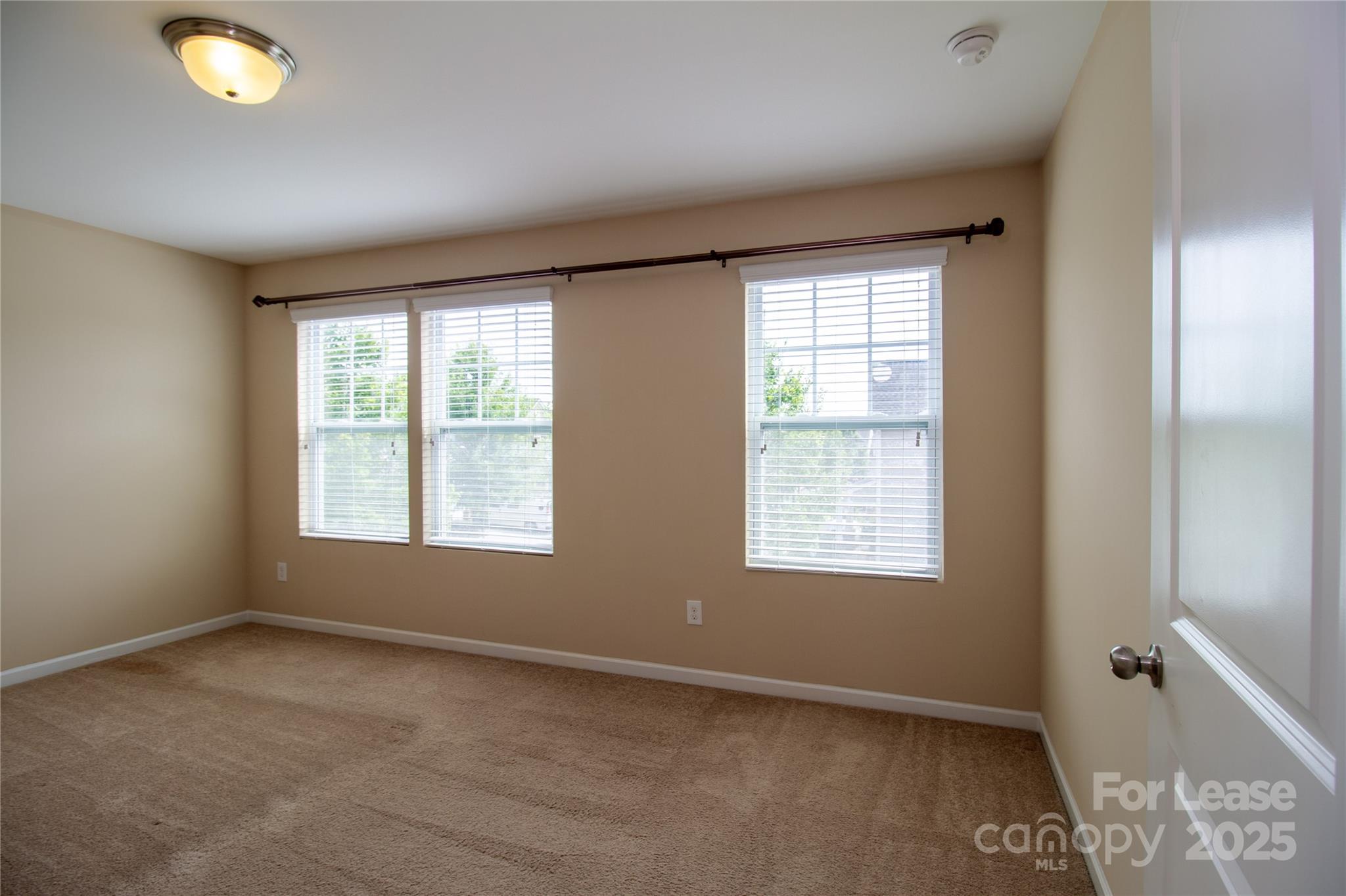 824 Summerlake Drive