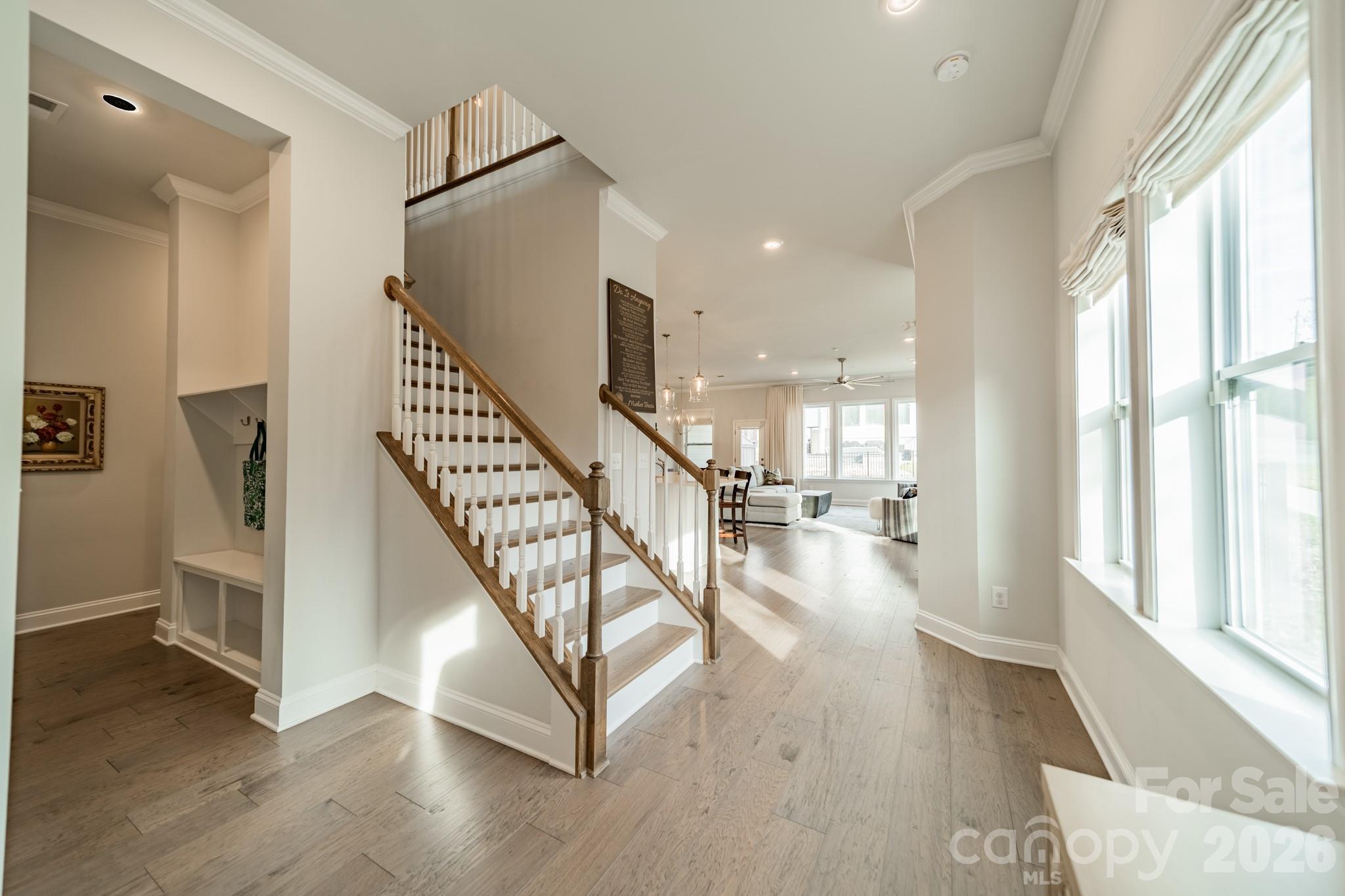2504 Lola Avenue