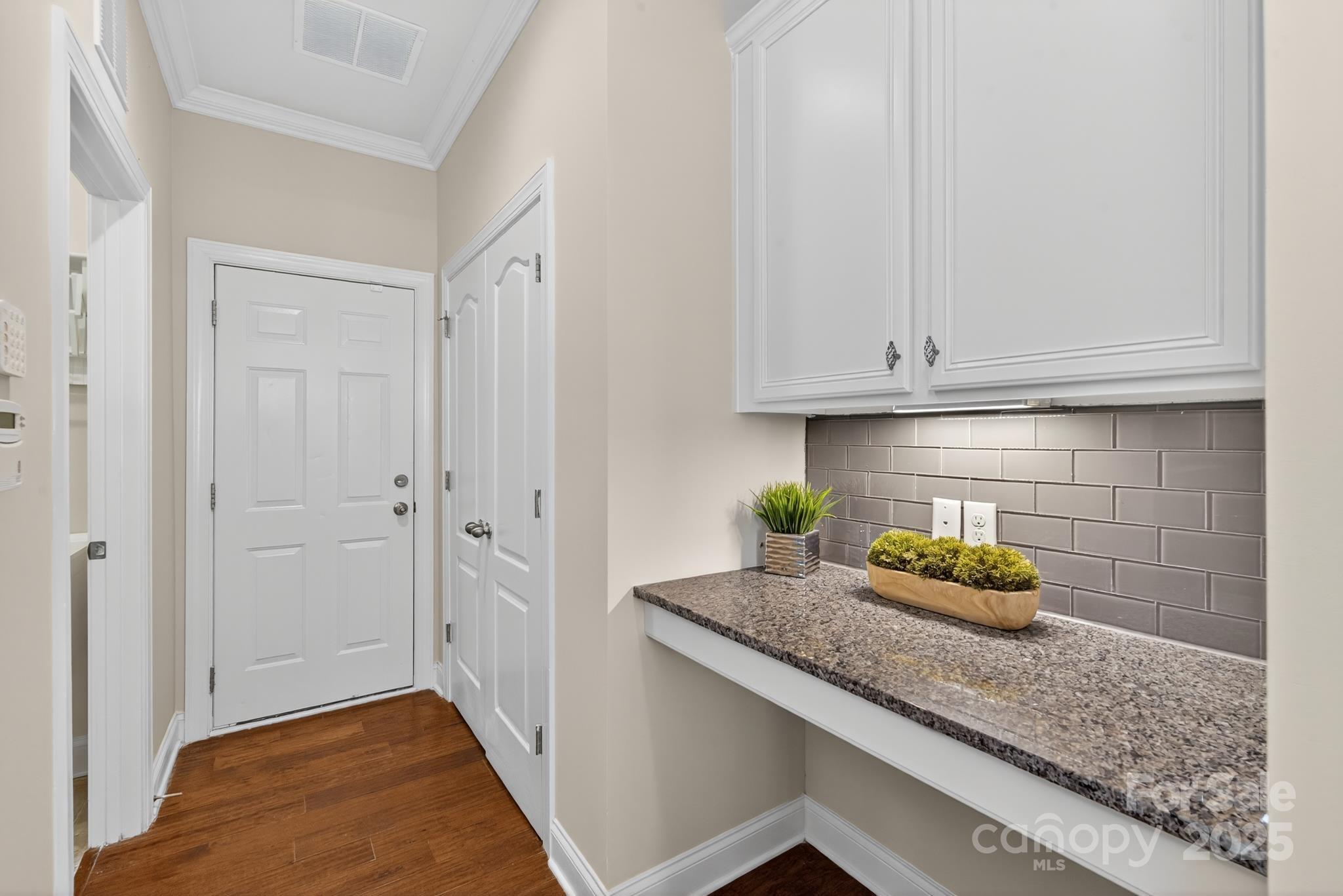 2762 Red Maple Lane