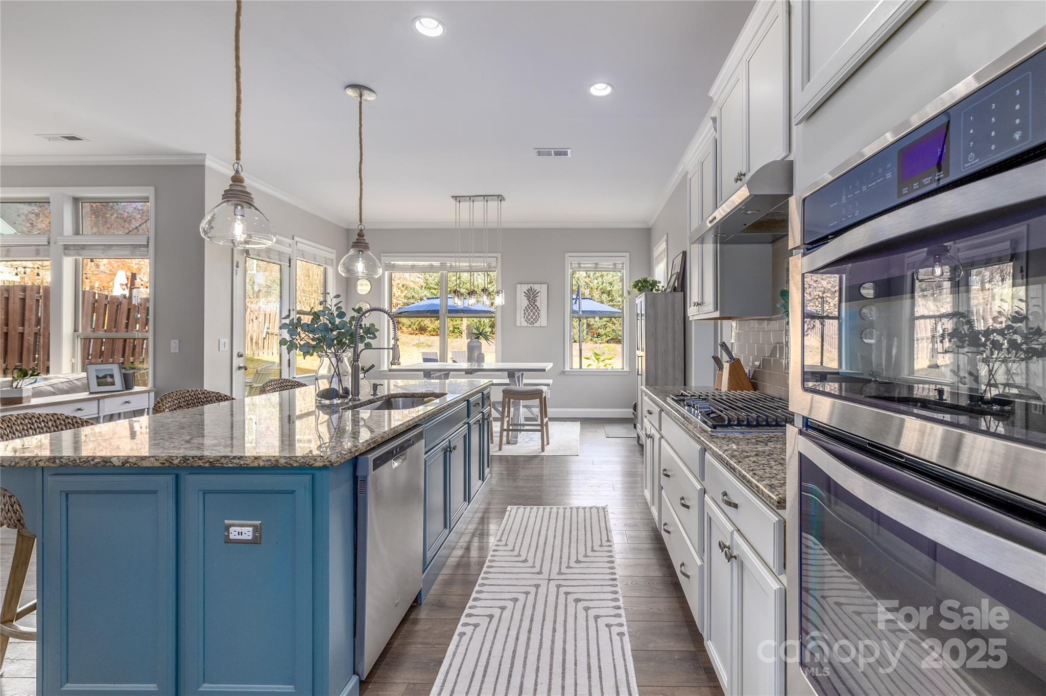 1005 Dunwoody Drive