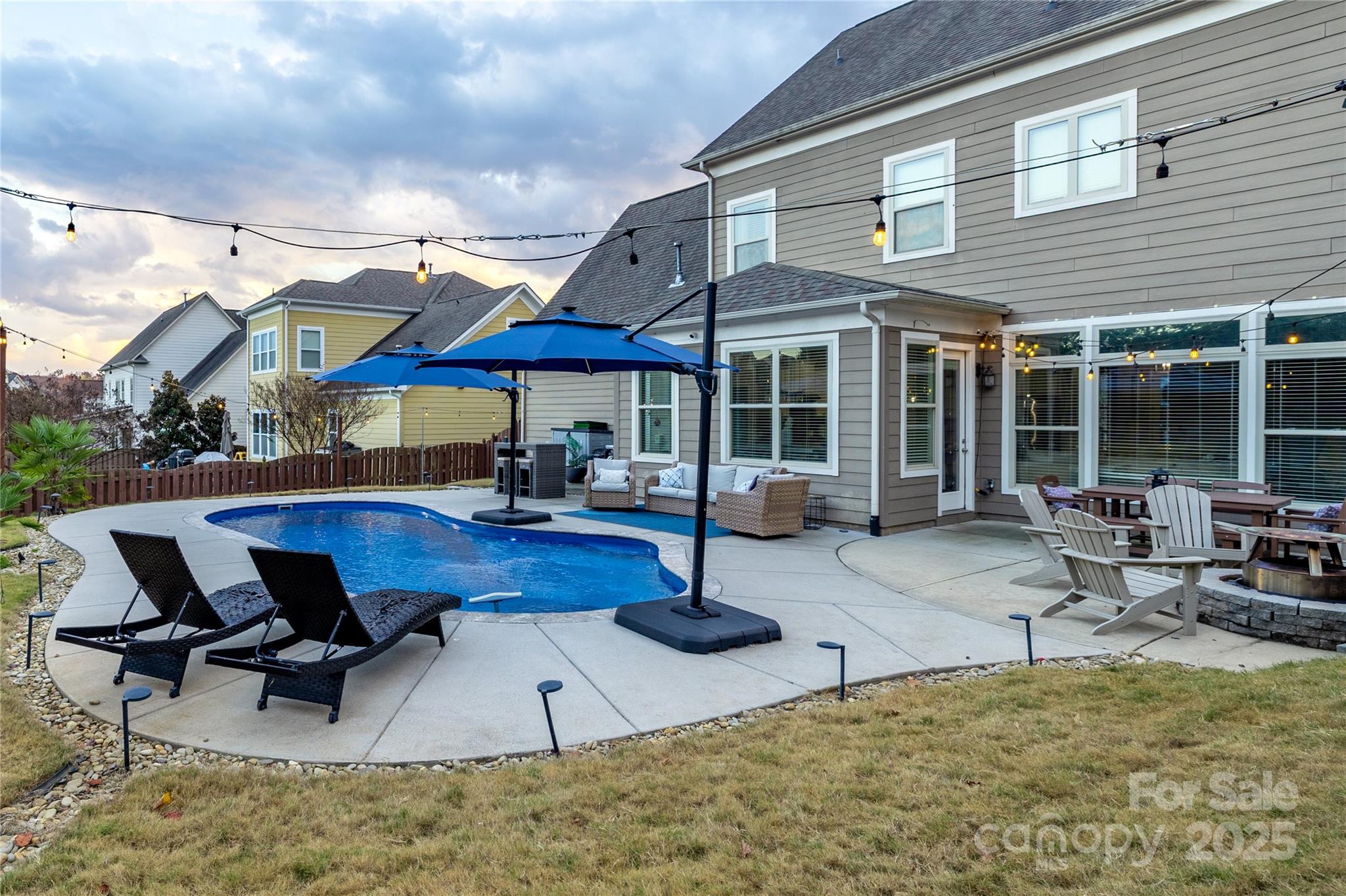 1005 Dunwoody Drive