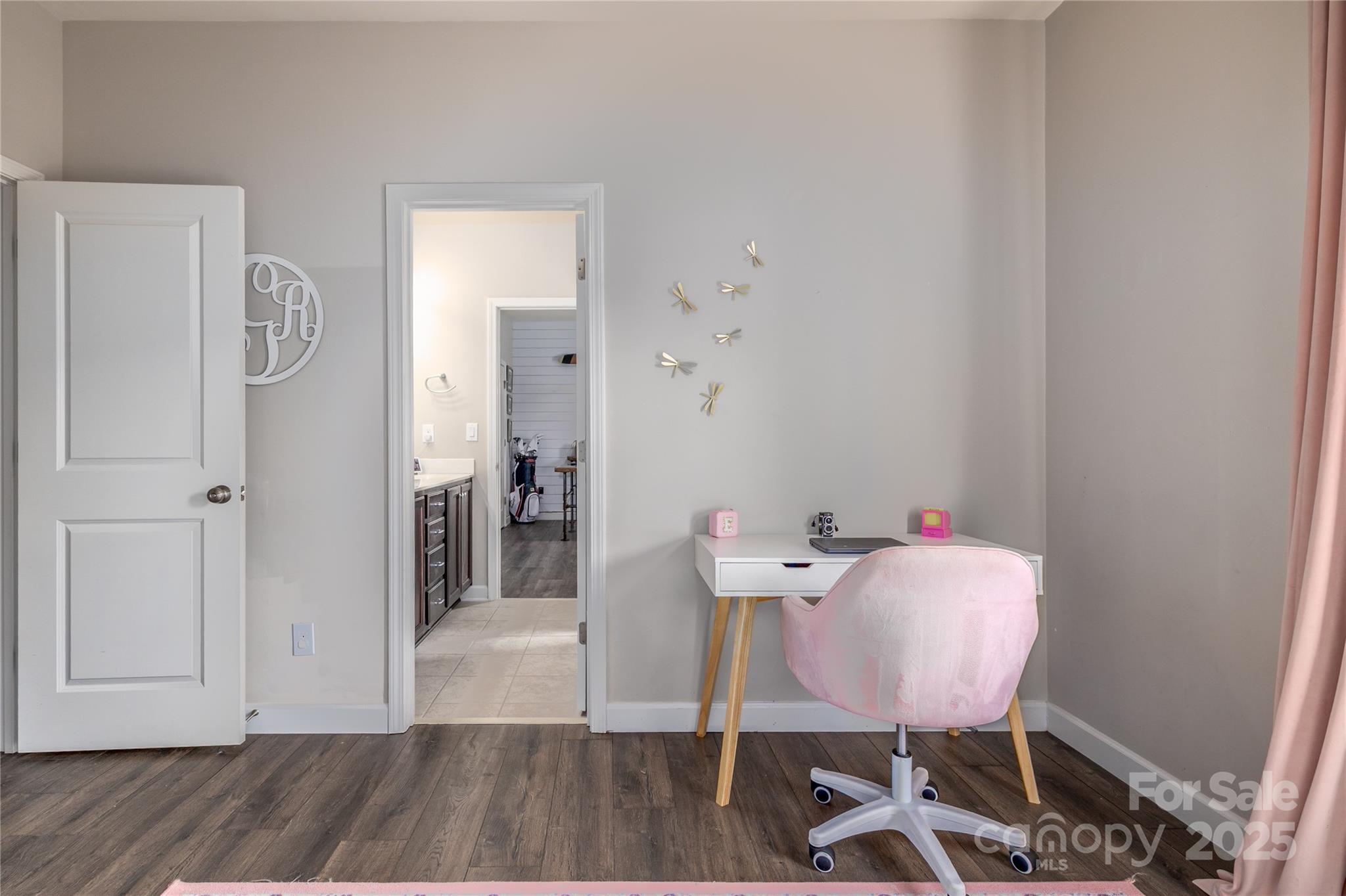 1005 Dunwoody Drive