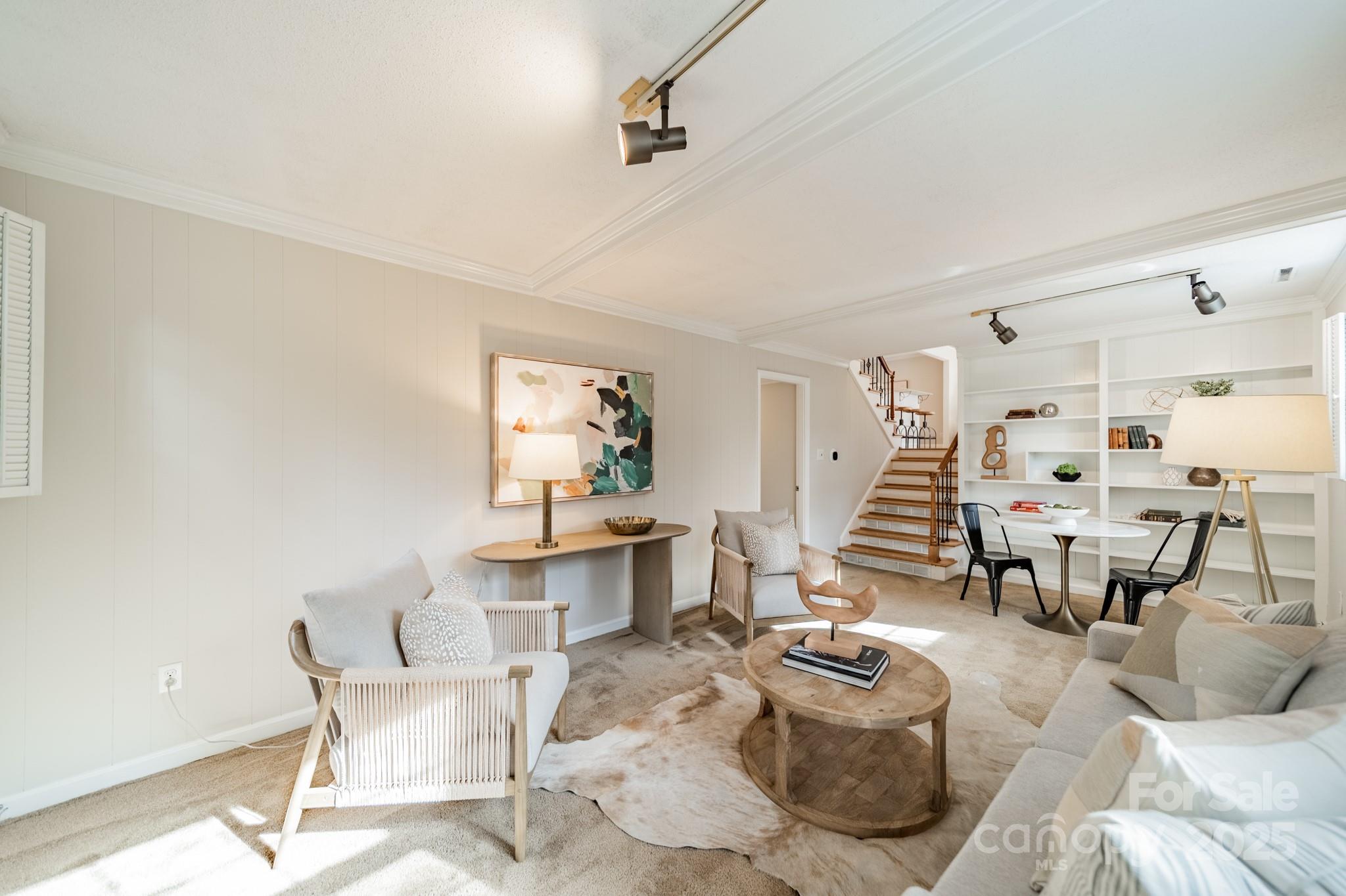 3221 Northampton Drive