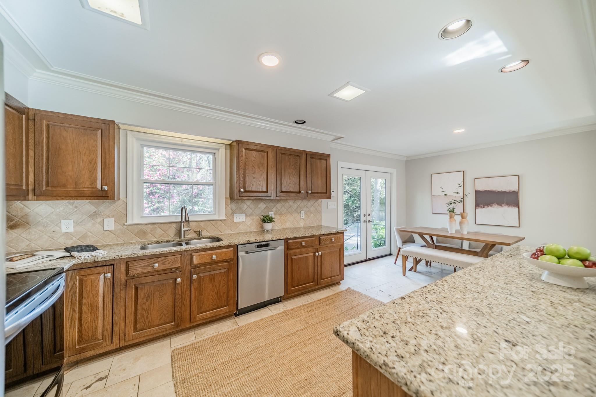 3221 Northampton Drive