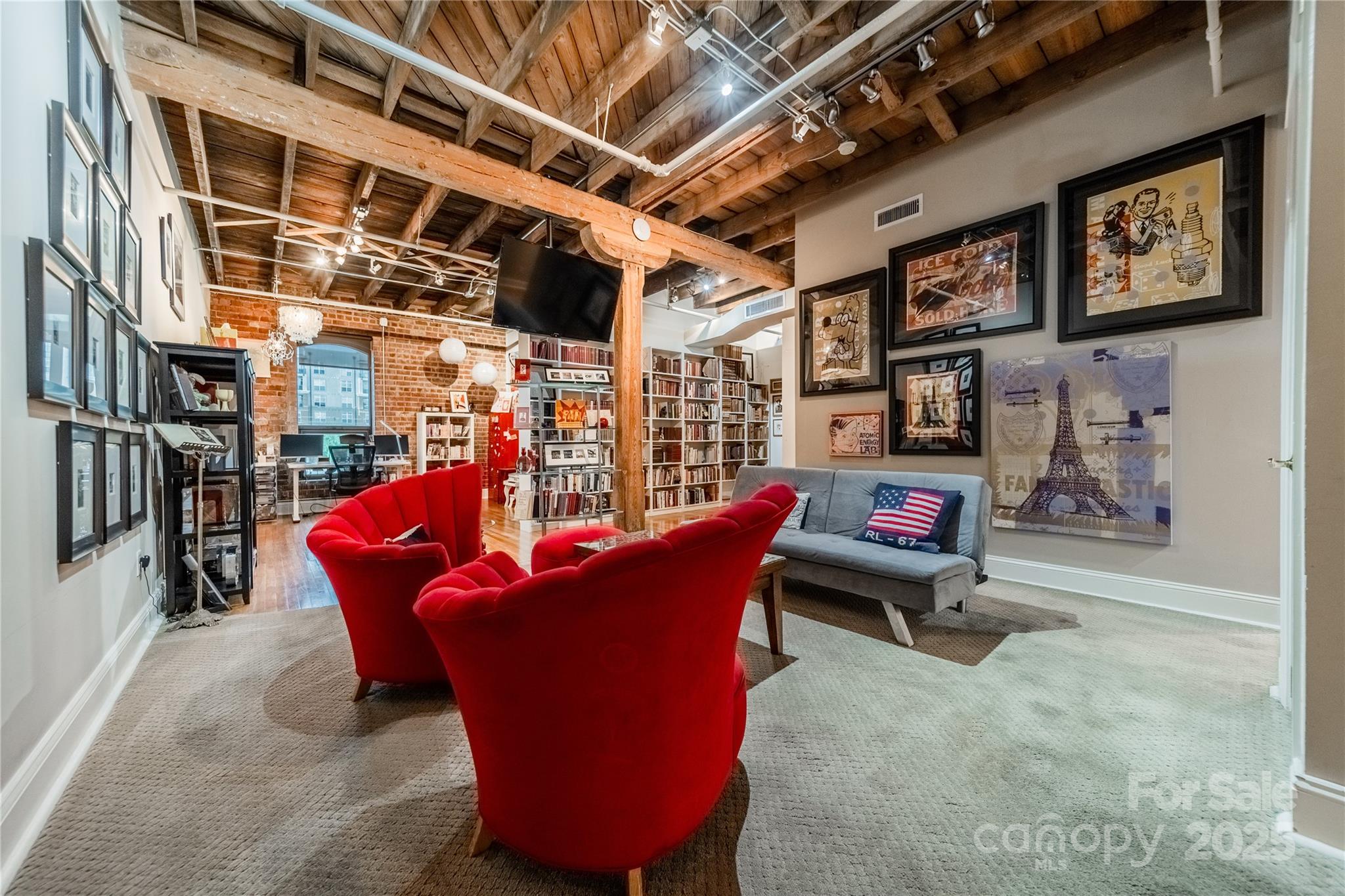 310 Arlington Avenue Unit: 319