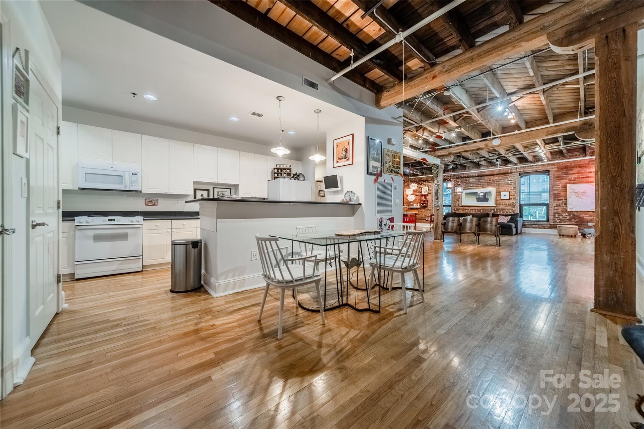 310 Arlington Avenue Unit: 317