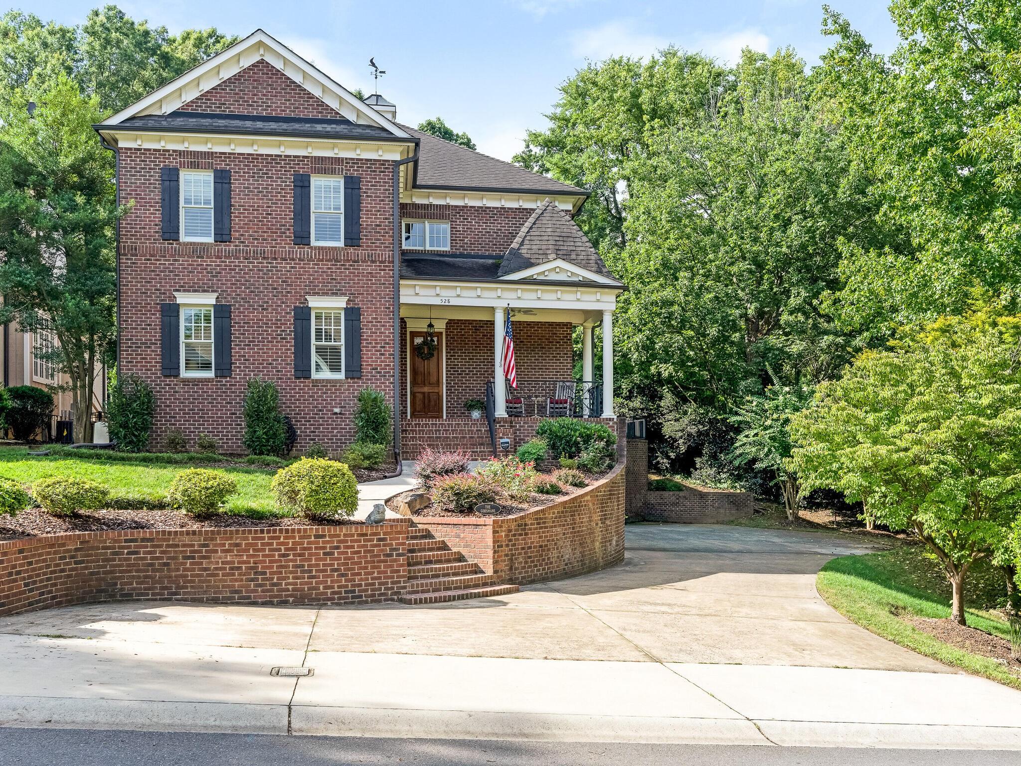 528 Meadowbrook Road