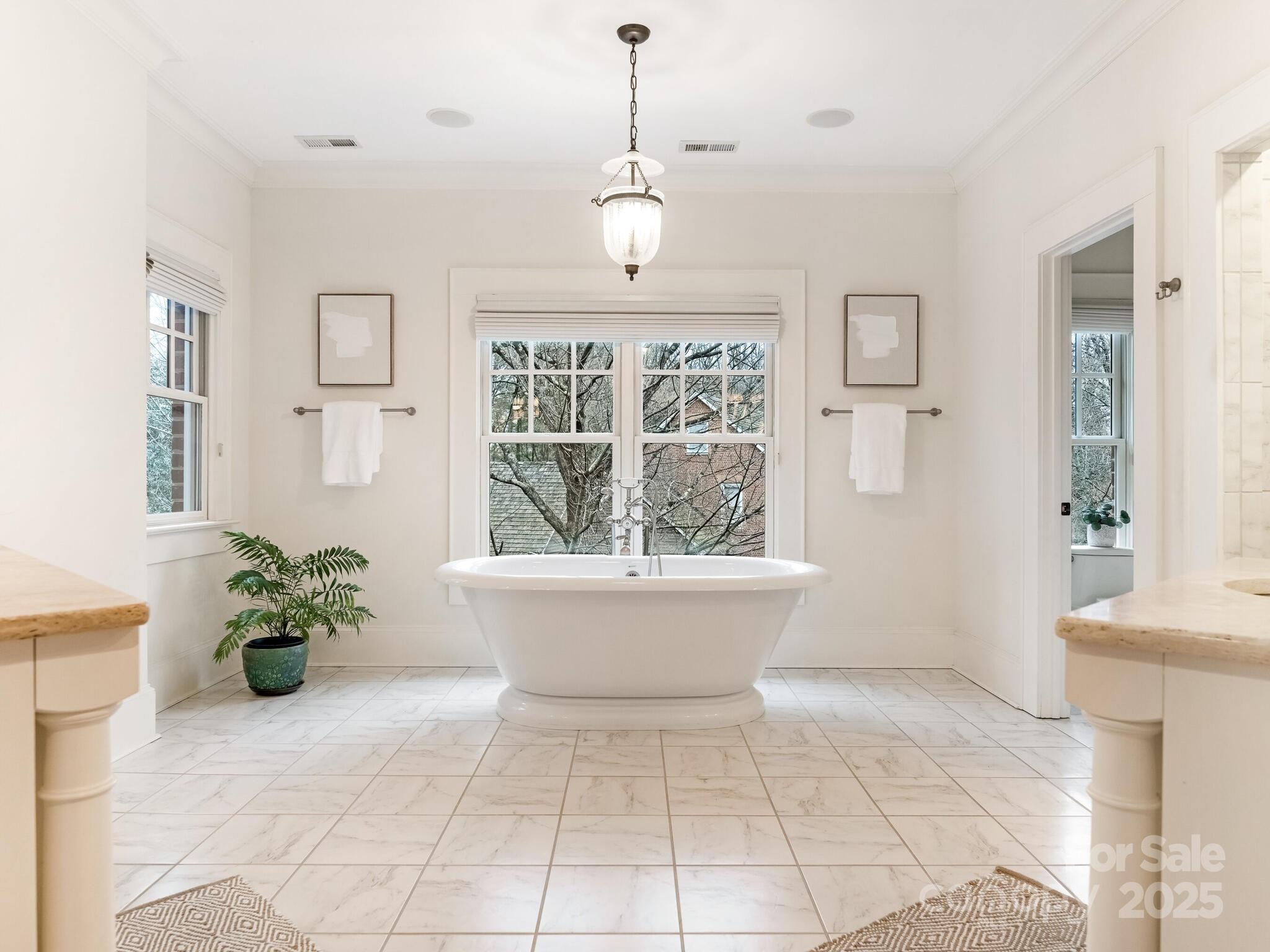 528 Meadowbrook Road
