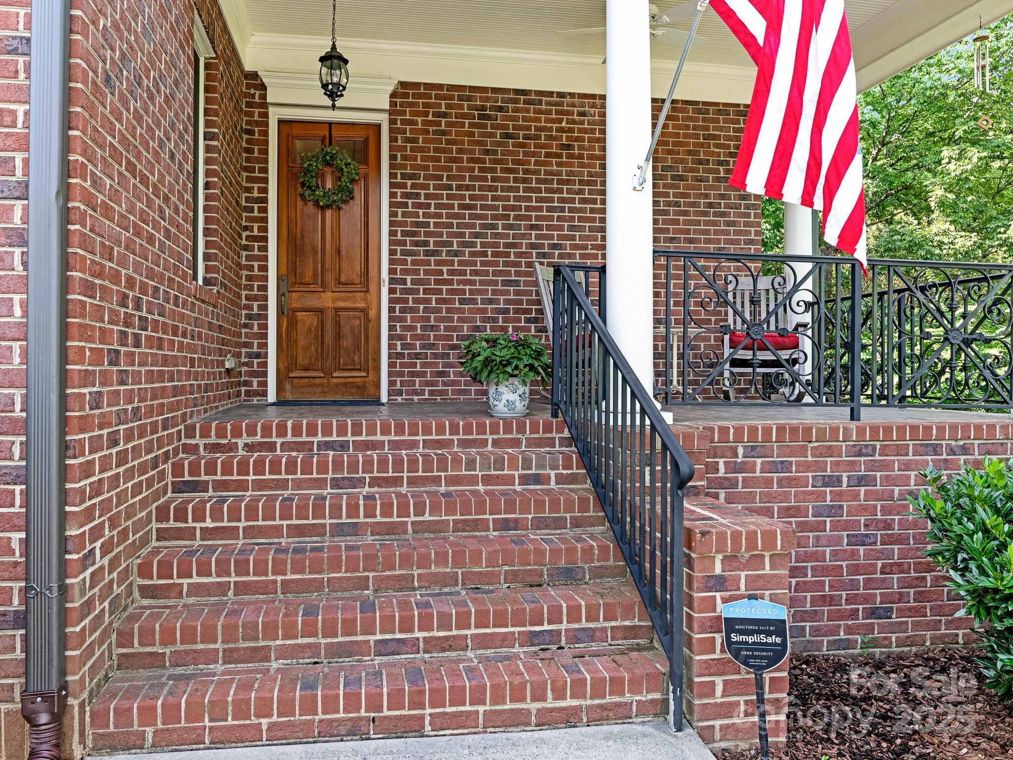 528 Meadowbrook Road