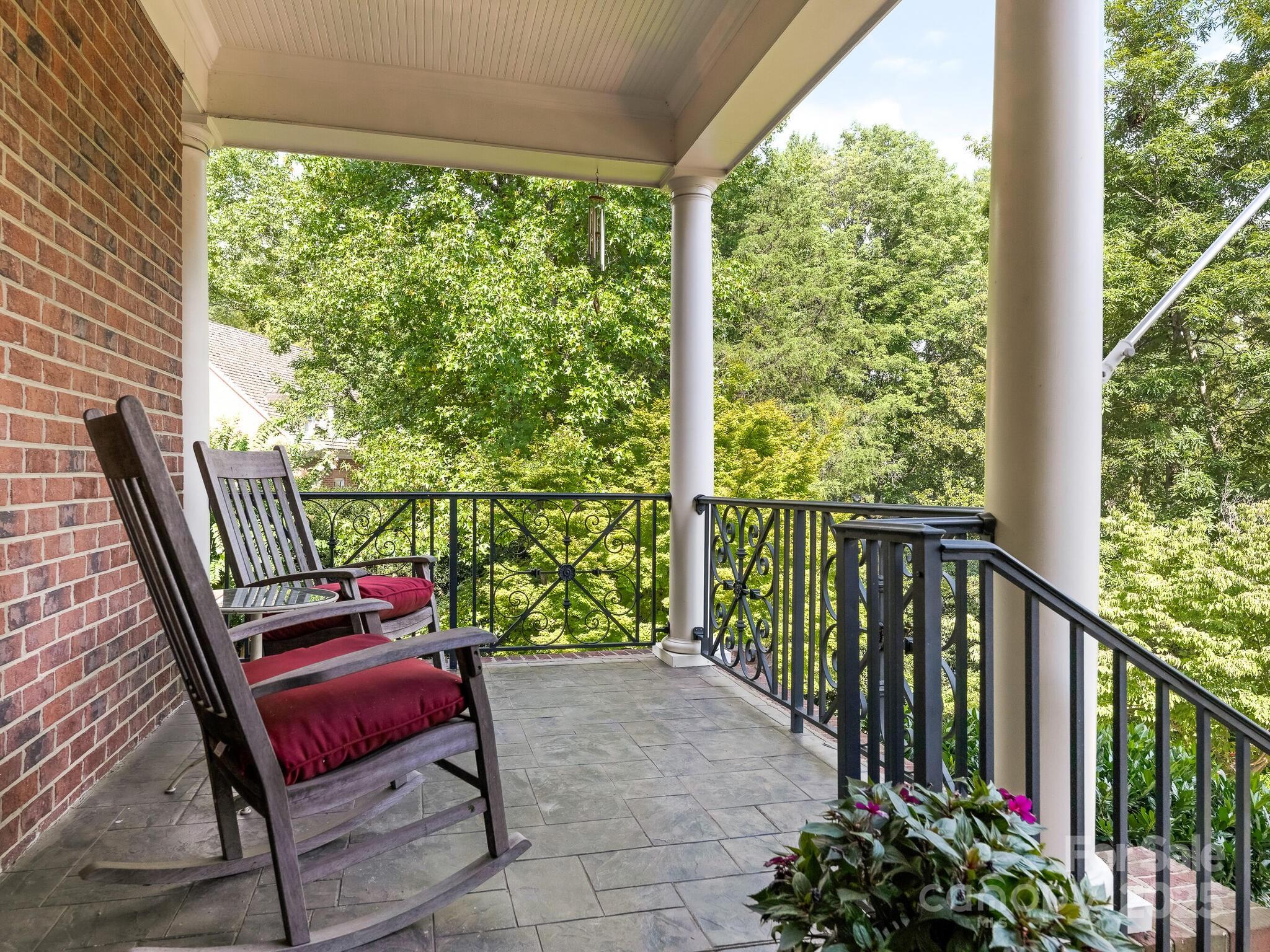 528 Meadowbrook Road