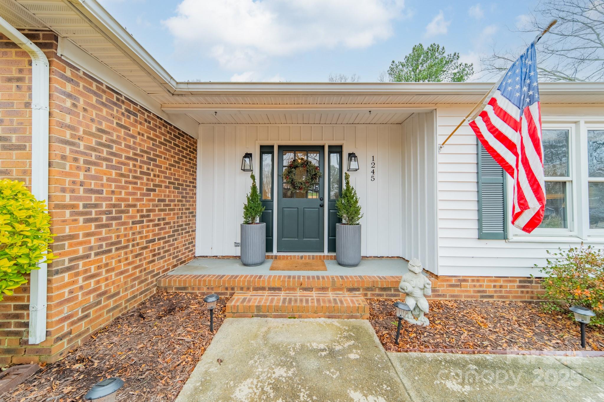 1245 Berryhill Lane