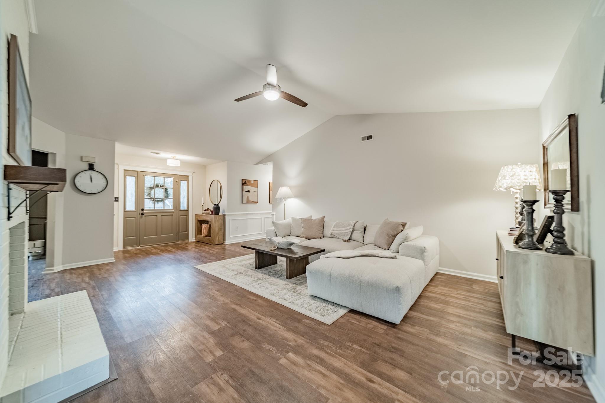 1245 Berryhill Lane