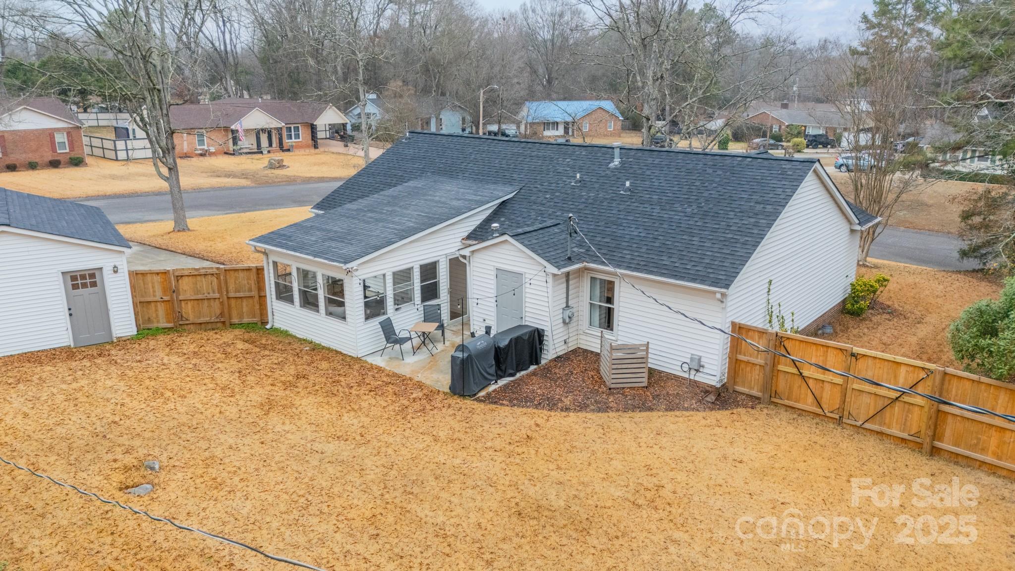 1245 Berryhill Lane