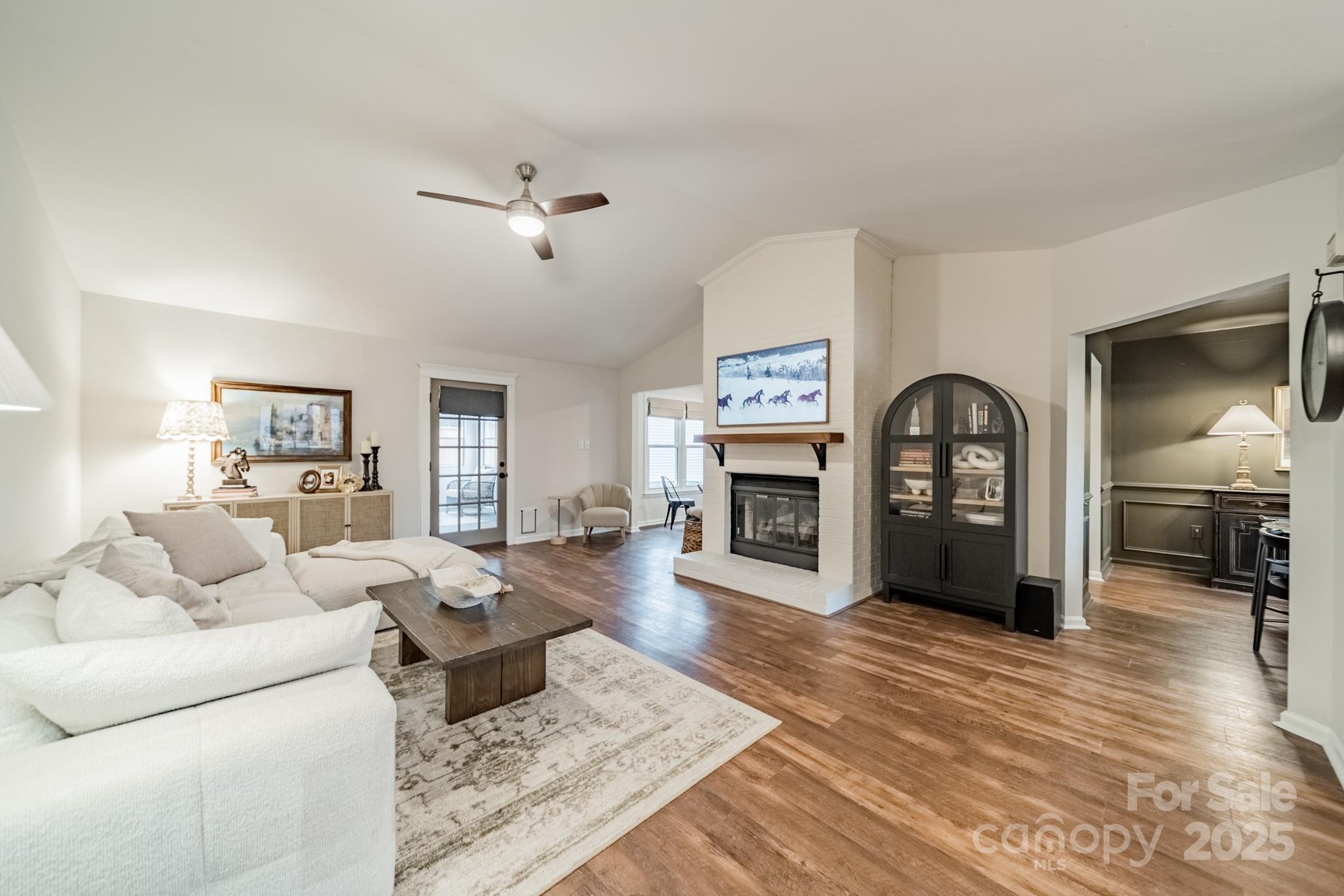 1245 Berryhill Lane