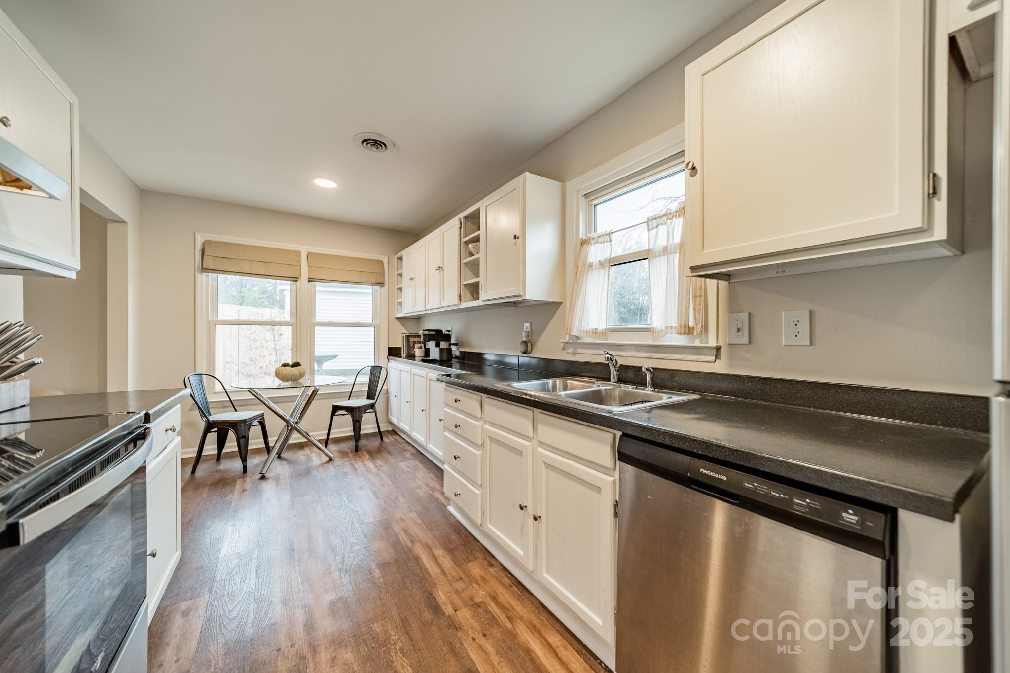 1245 Berryhill Lane