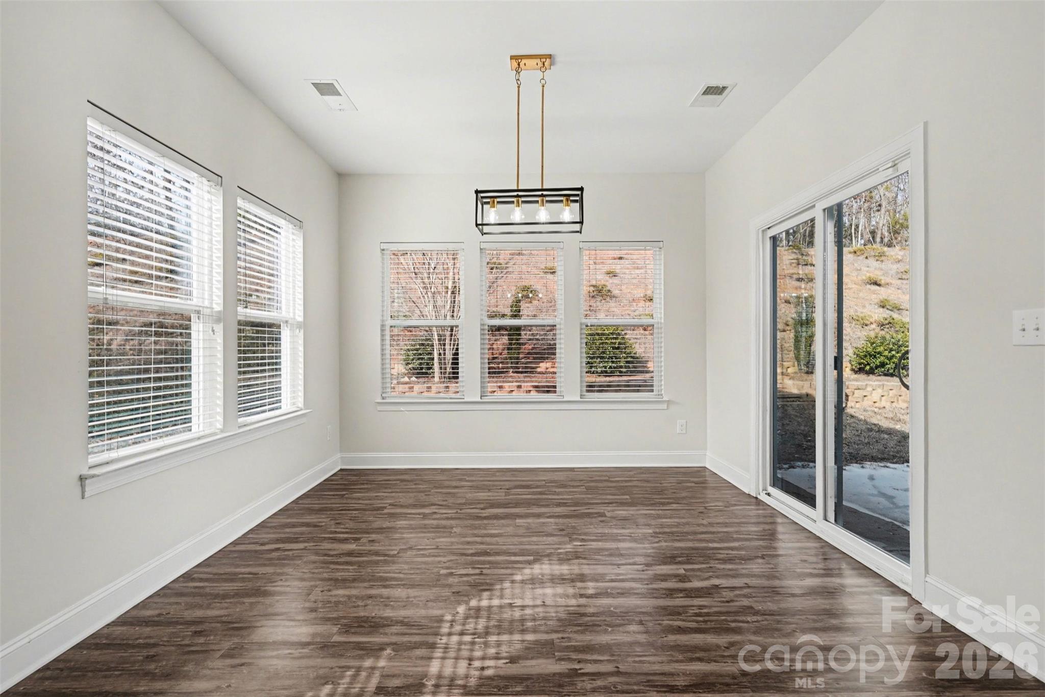 204 Paradise Hills Circle