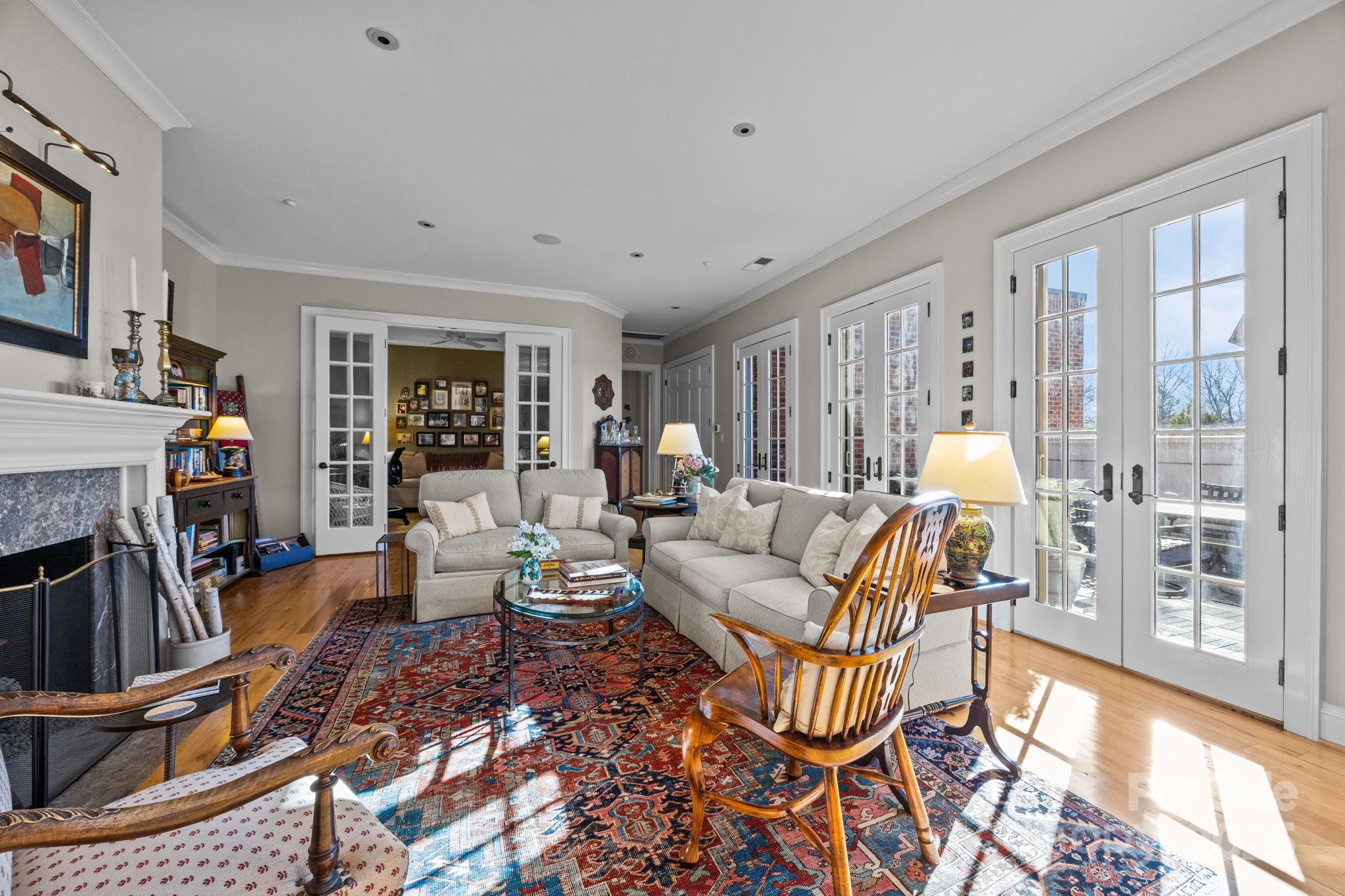 477 Fenton Place
