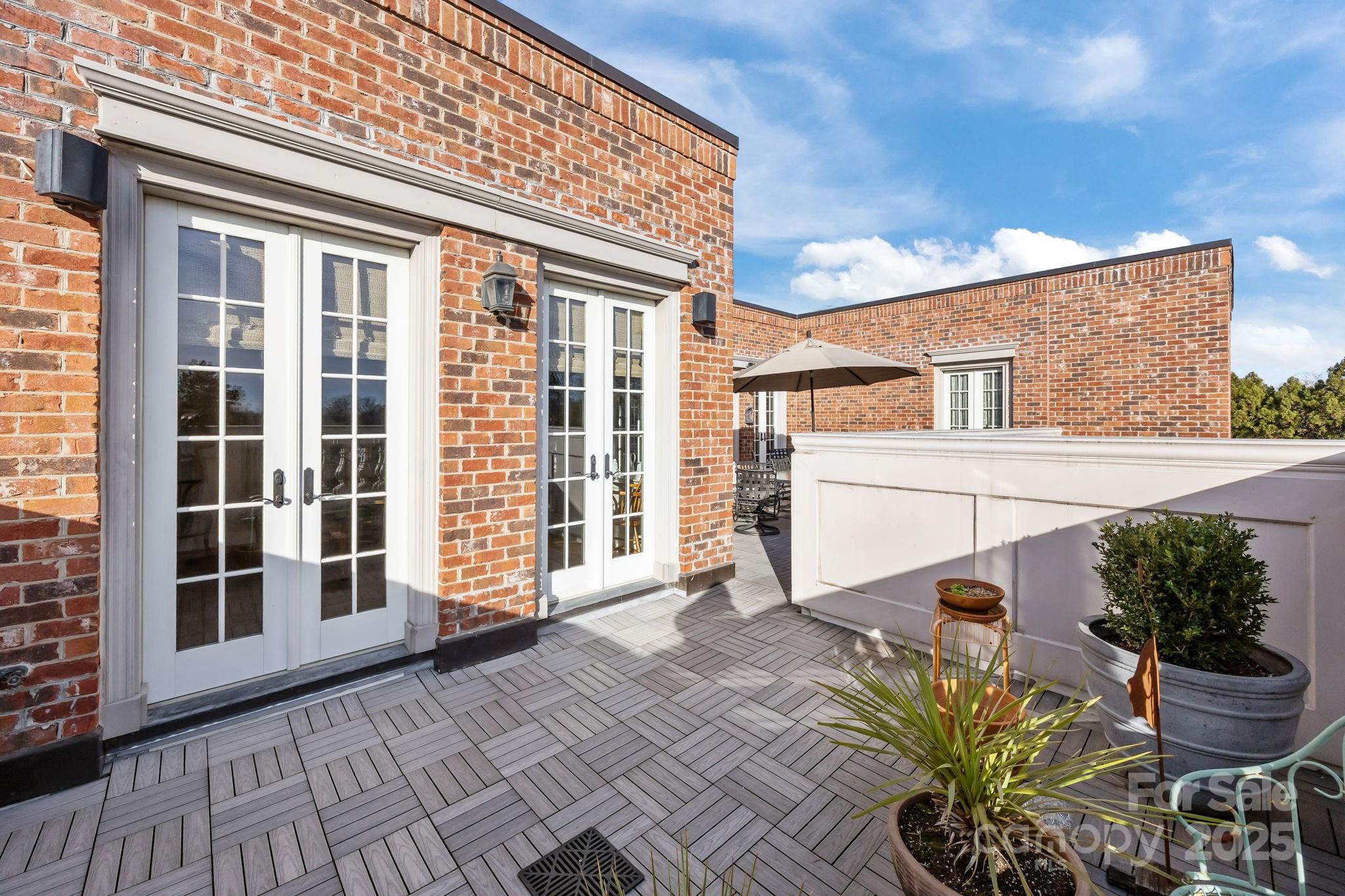477 Fenton Place