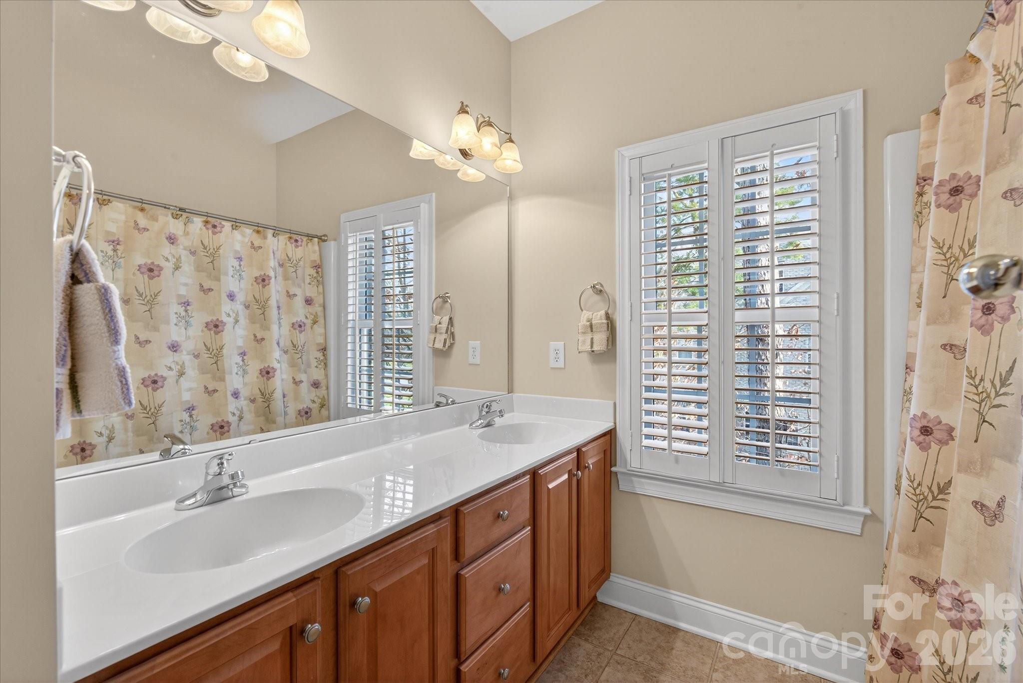 1237 Waynewood Drive