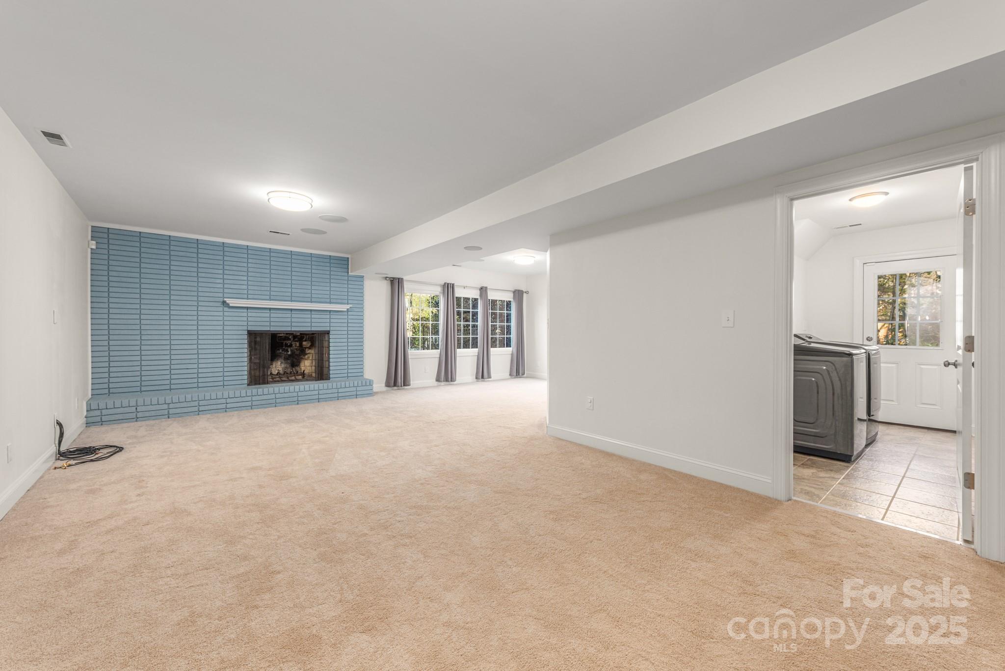 3343 Gresham Place