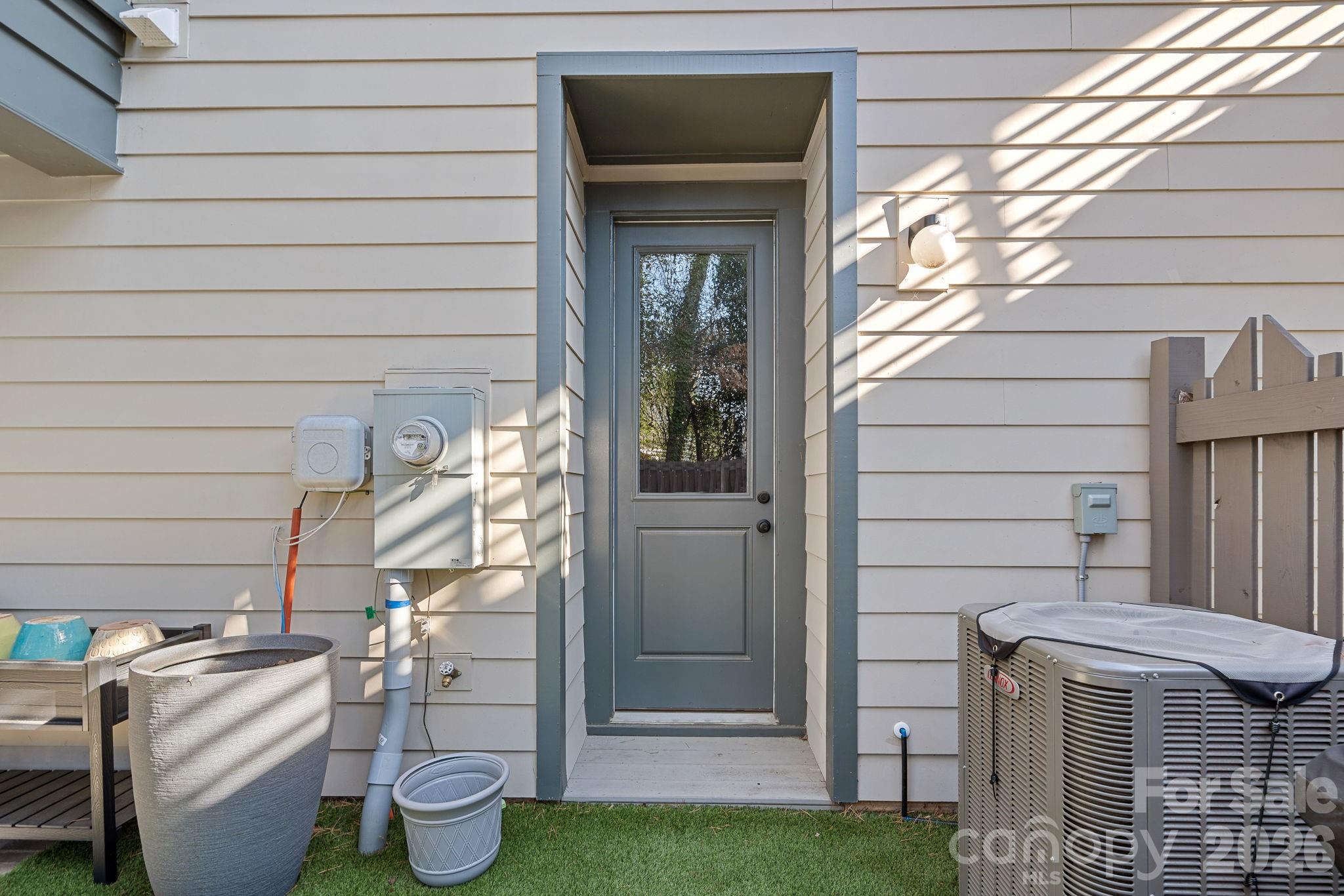 824 Madison Glen Lane