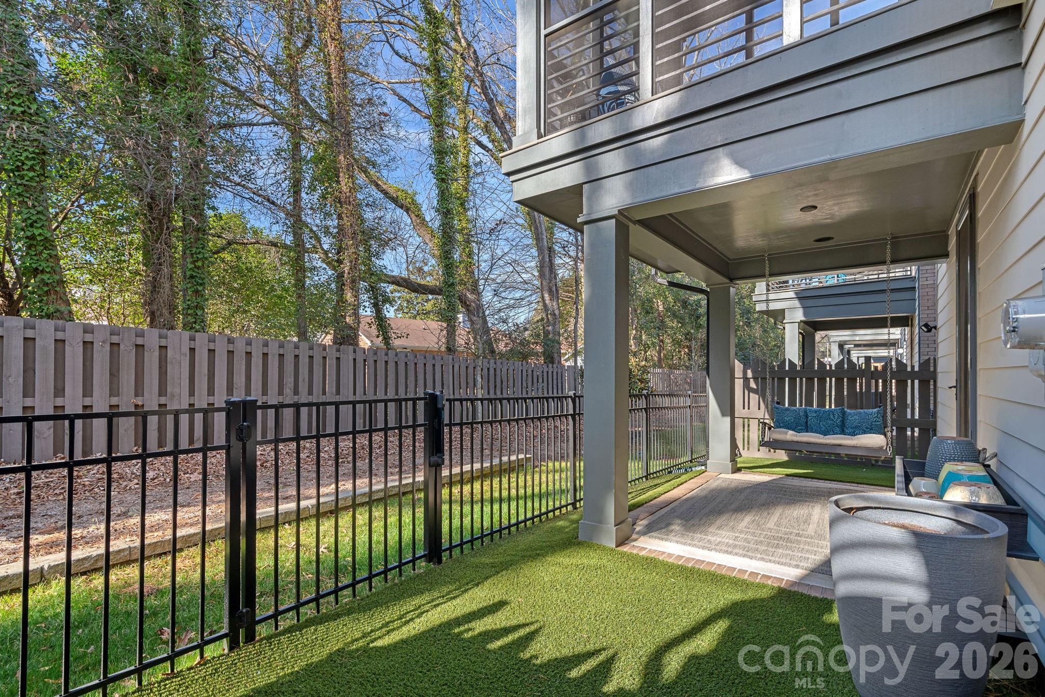 824 Madison Glen Lane