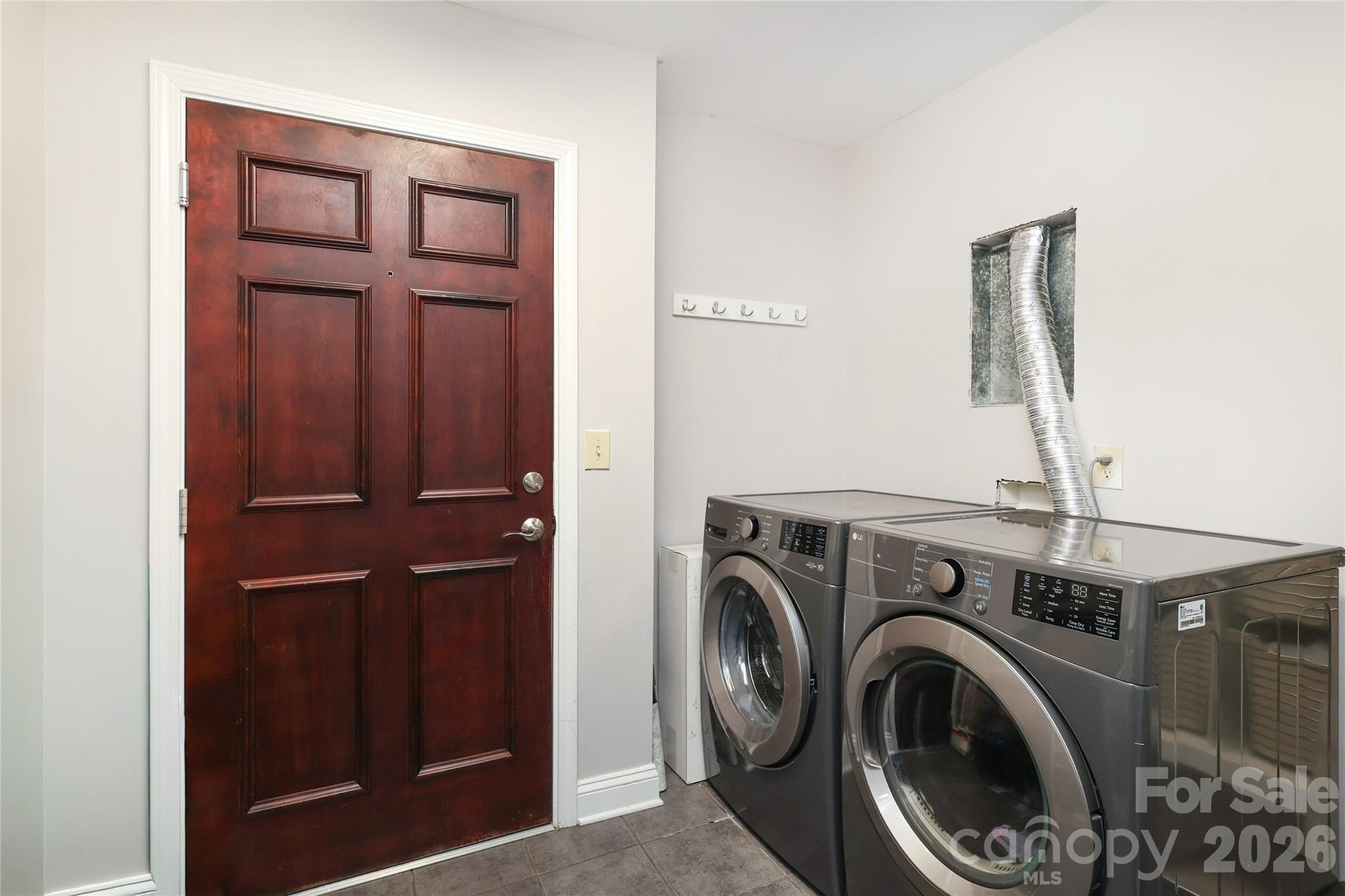 300 W 5th Street Unit: 222