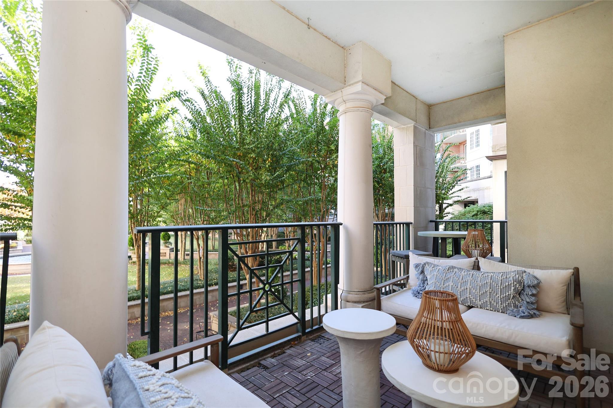 300 W 5th Street Unit: 222