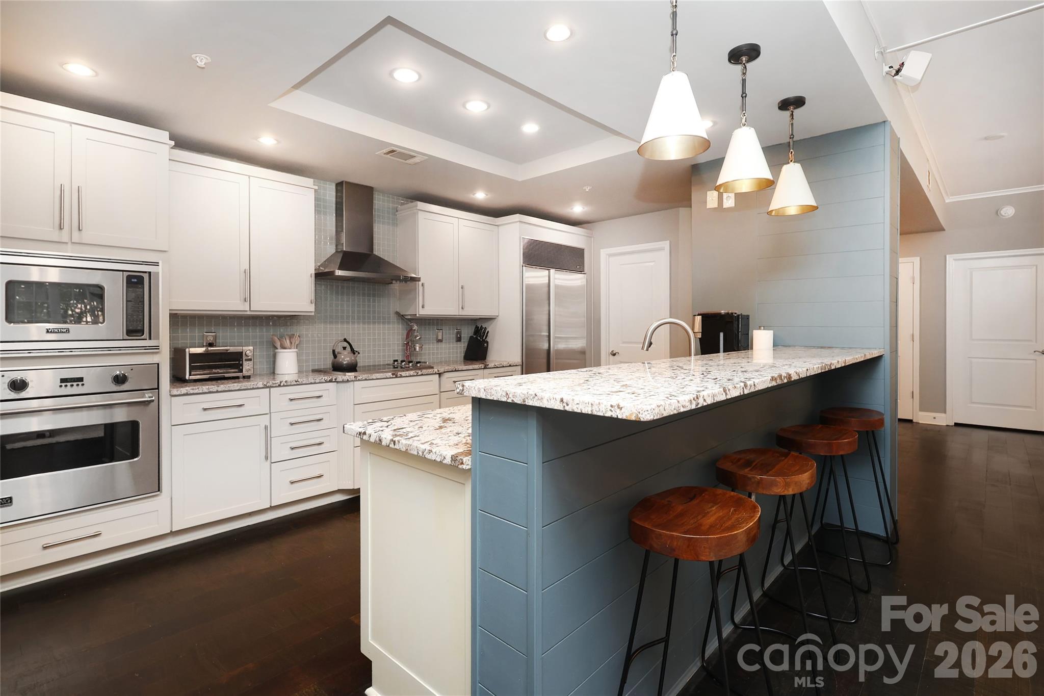 300 W 5th Street Unit: 222