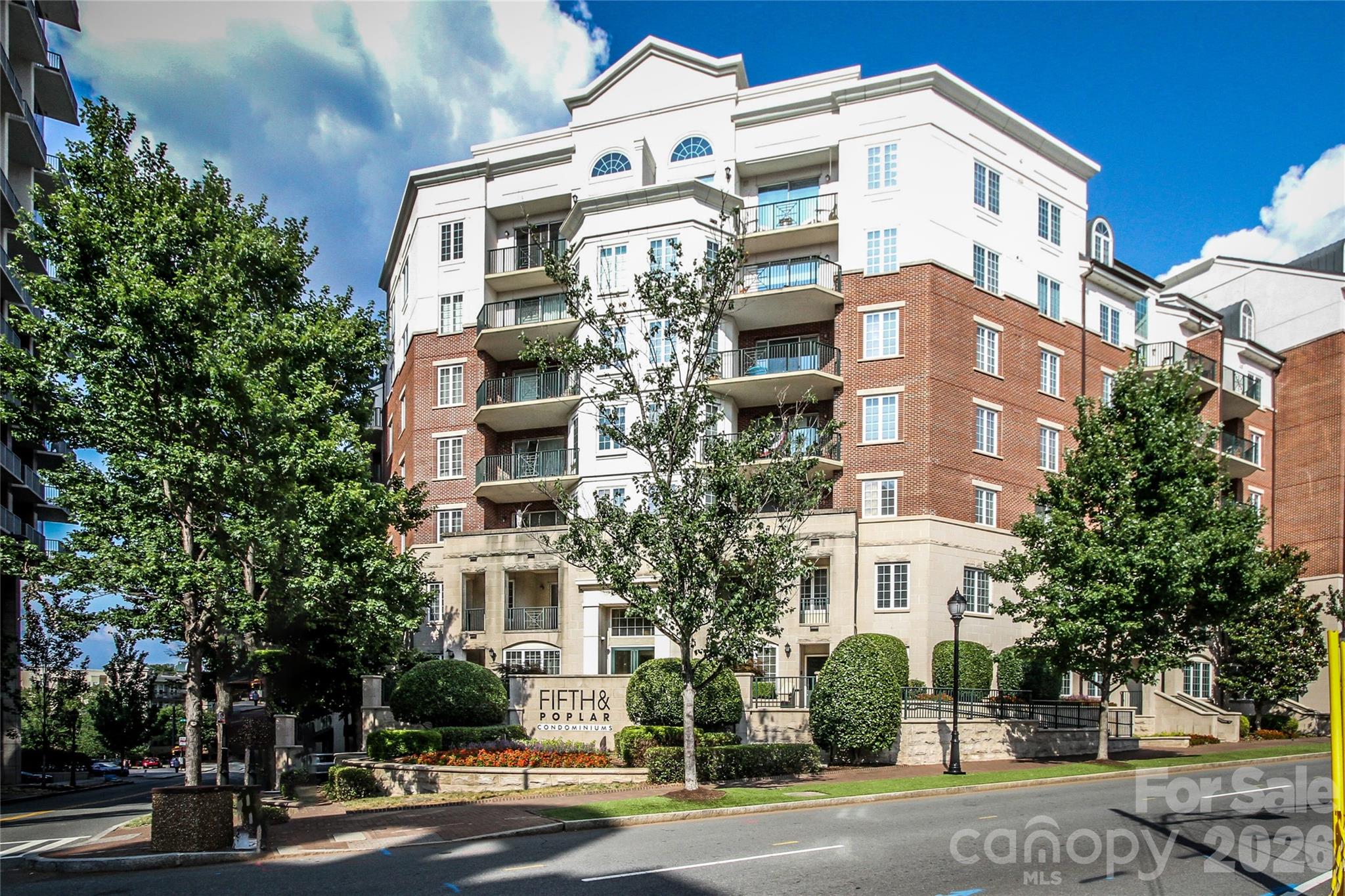 300 W 5th Street Unit: 222