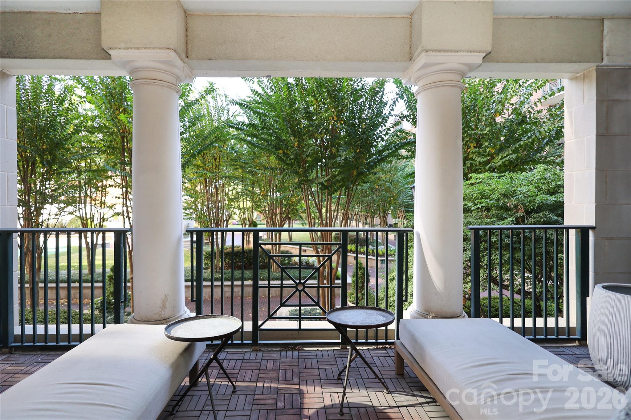 300 W 5th Street Unit: 222