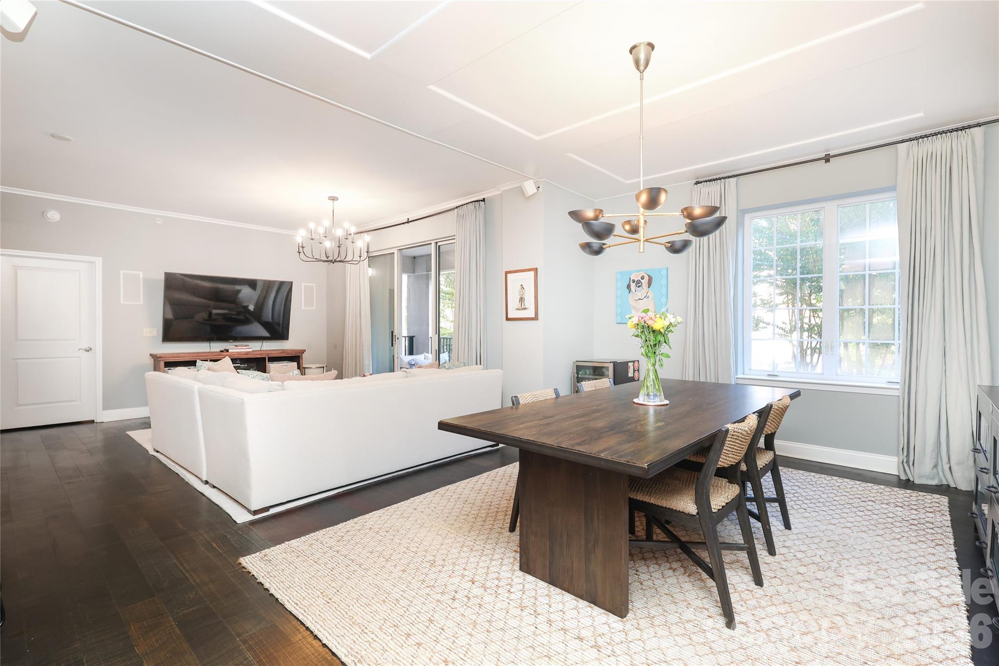 300 W 5th Street Unit: 222