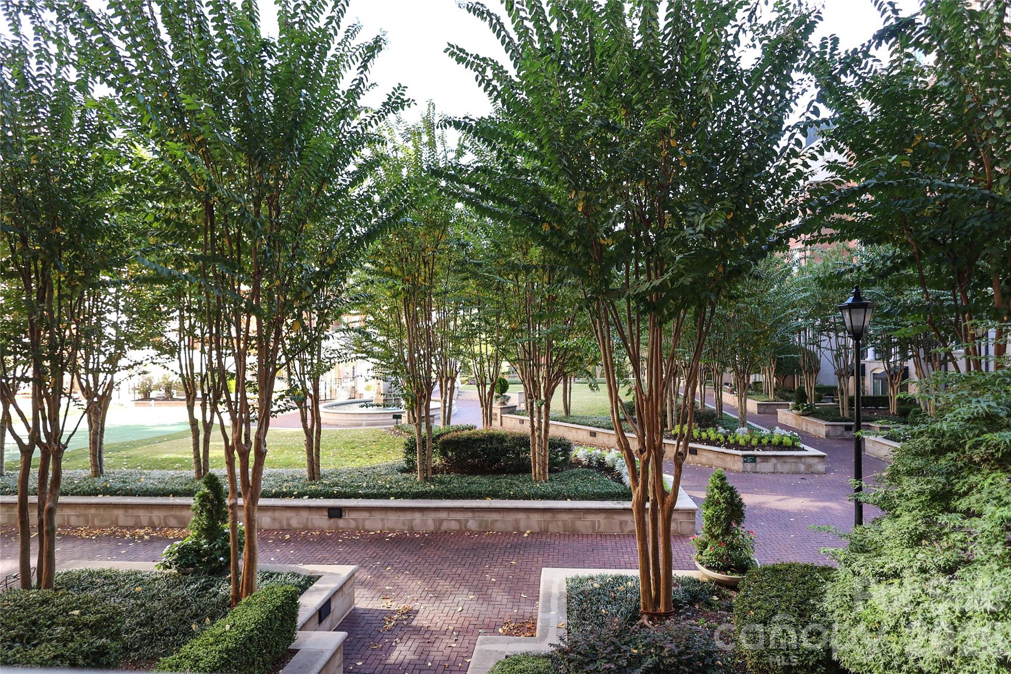 300 W 5th Street Unit: 222