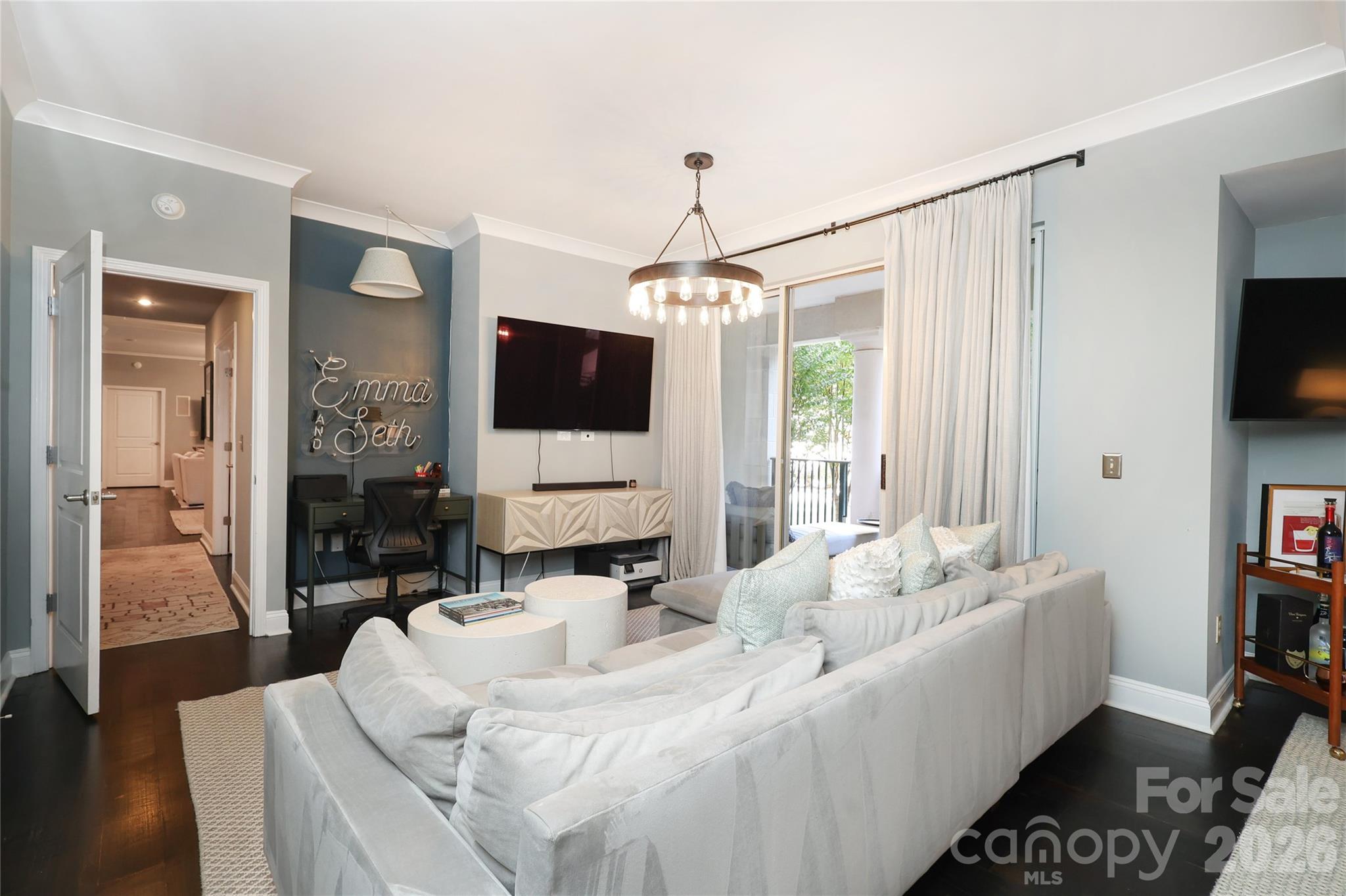 300 W 5th Street Unit: 222