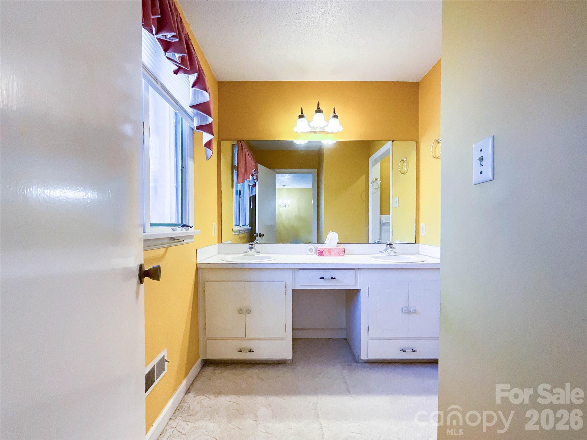 13909 Idlewild Road
