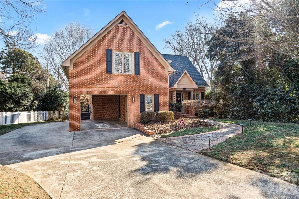 1130 Montford Drive