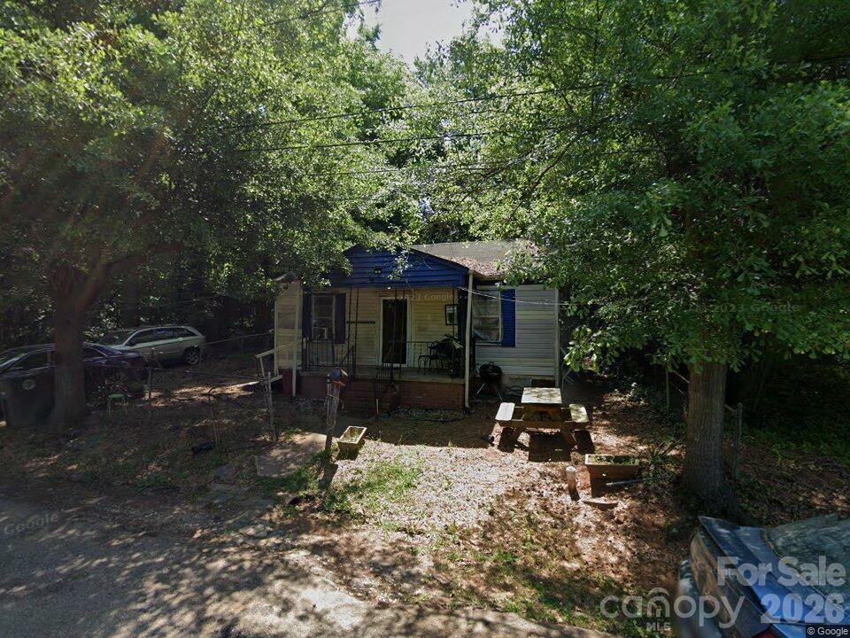 406 Lincoln Street