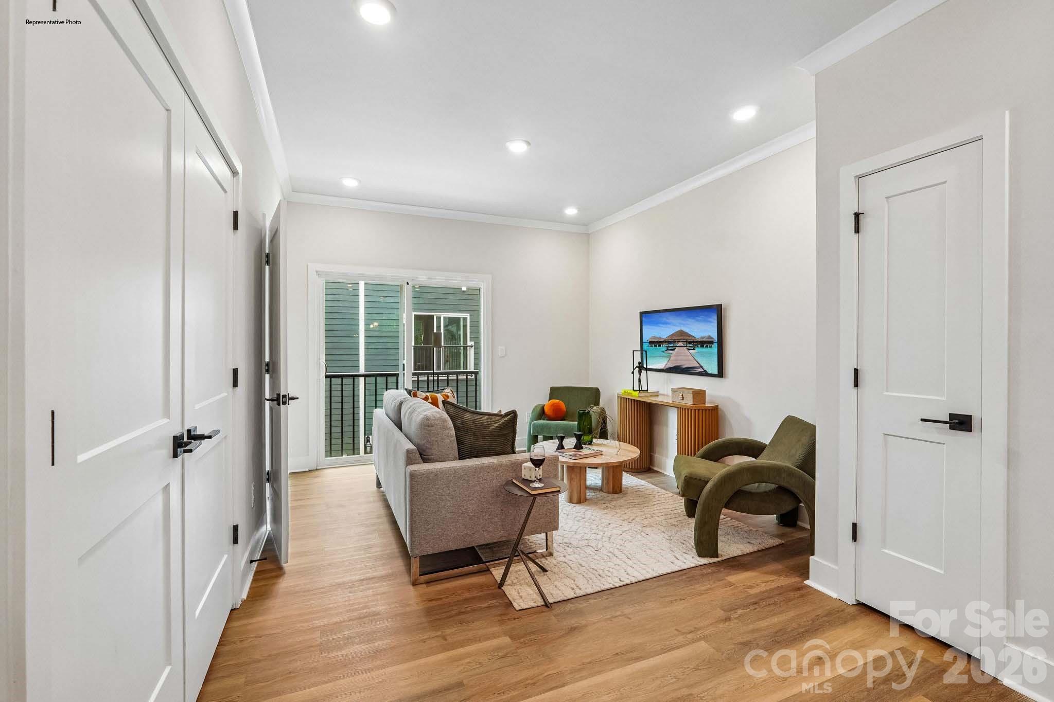 707 Silvertree Way