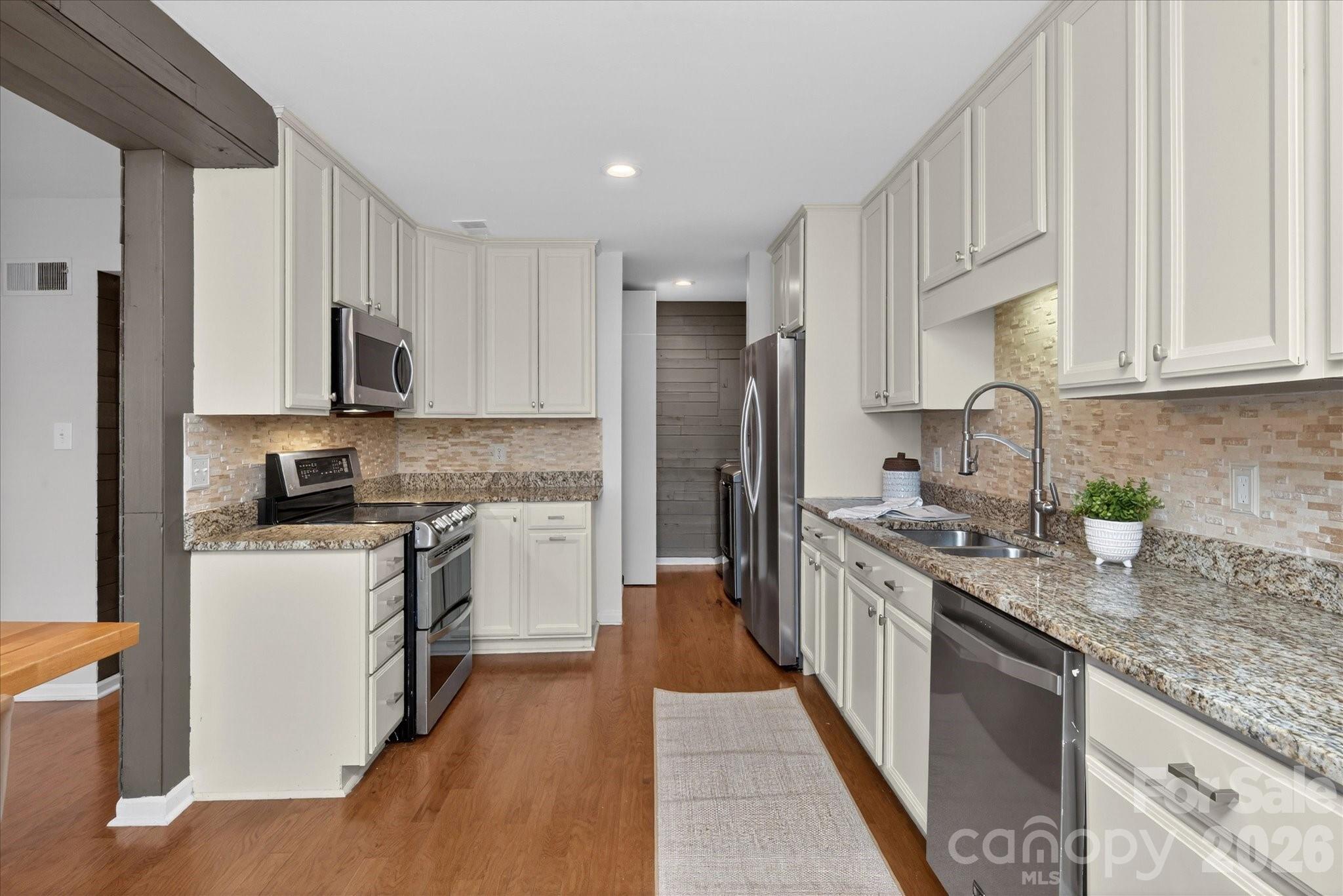 2331 Hayloft Circle