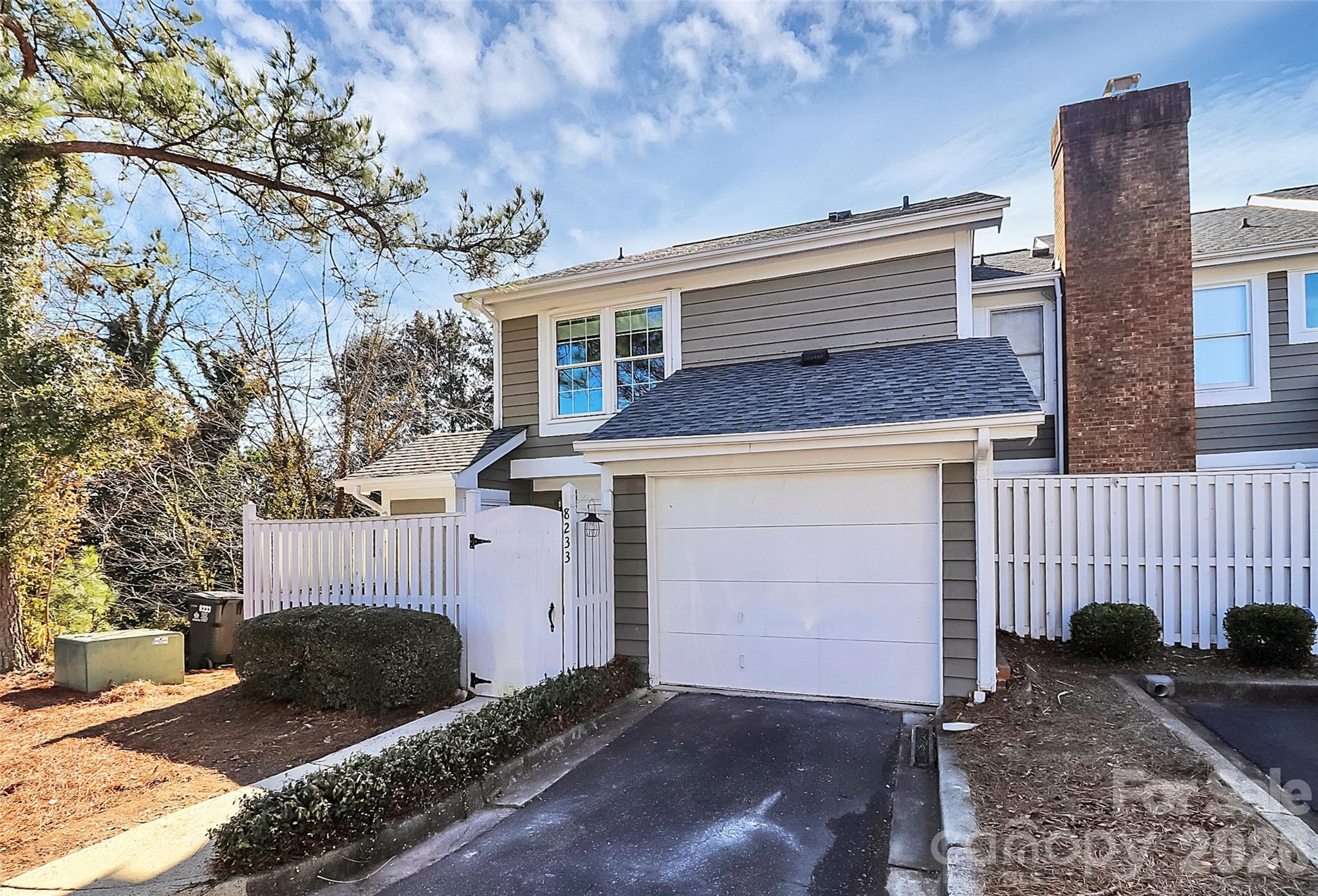 8233 Tradd Court