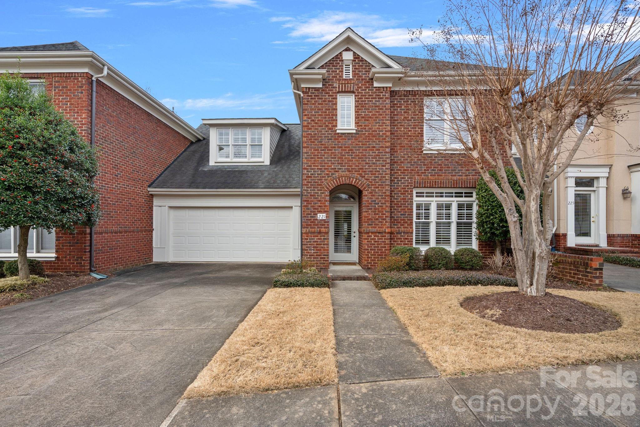 221 Sloane Square Way