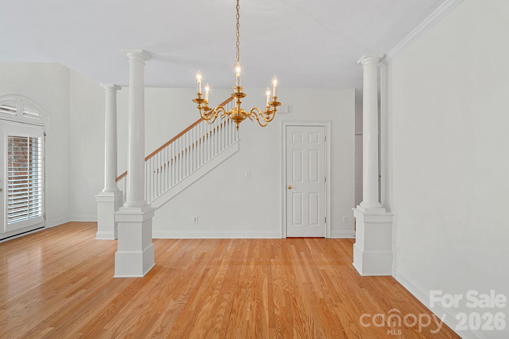 221 Sloane Square Way