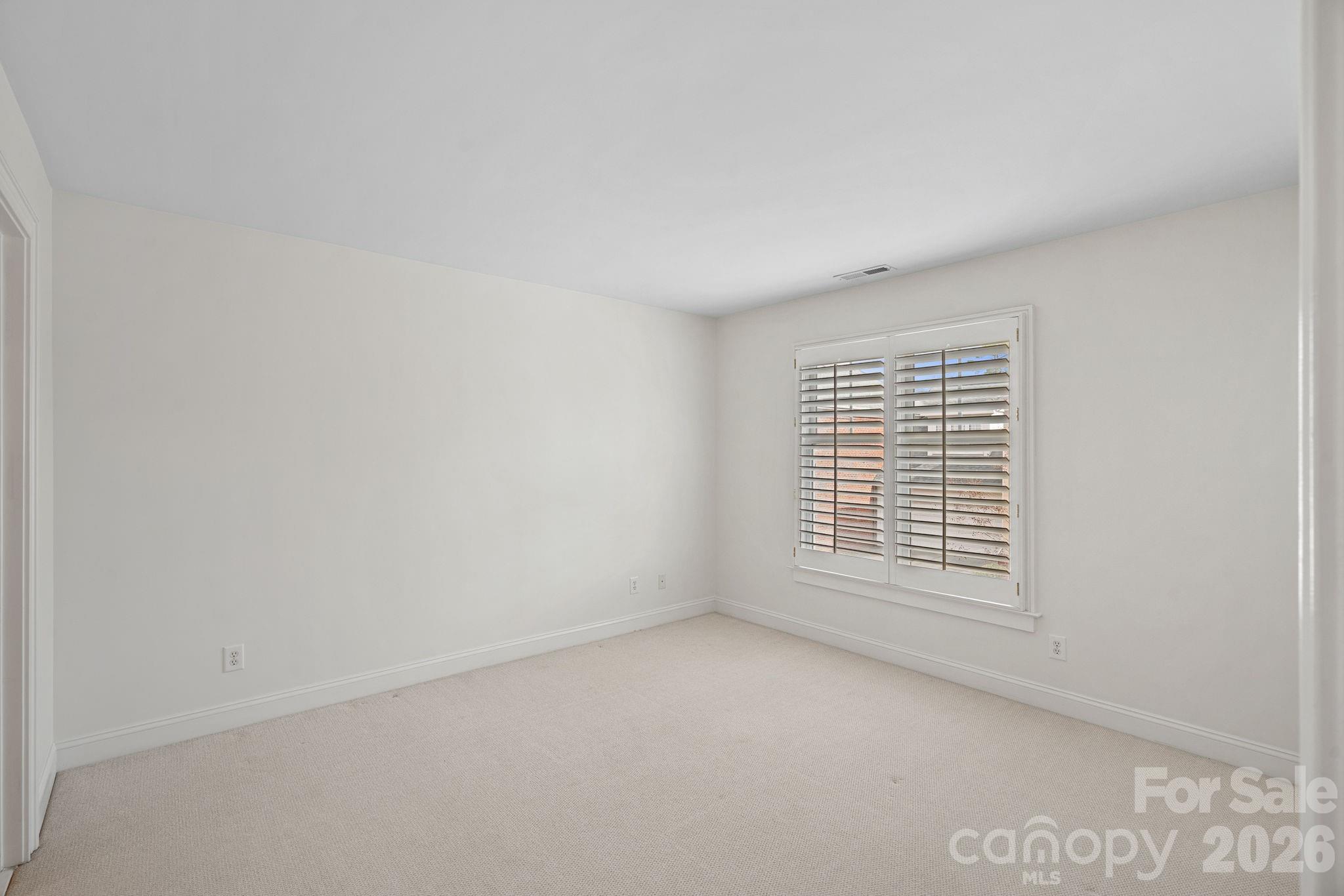 221 Sloane Square Way